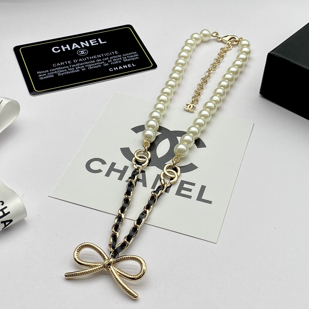 [TOP] CHANEL Pearl Necklace