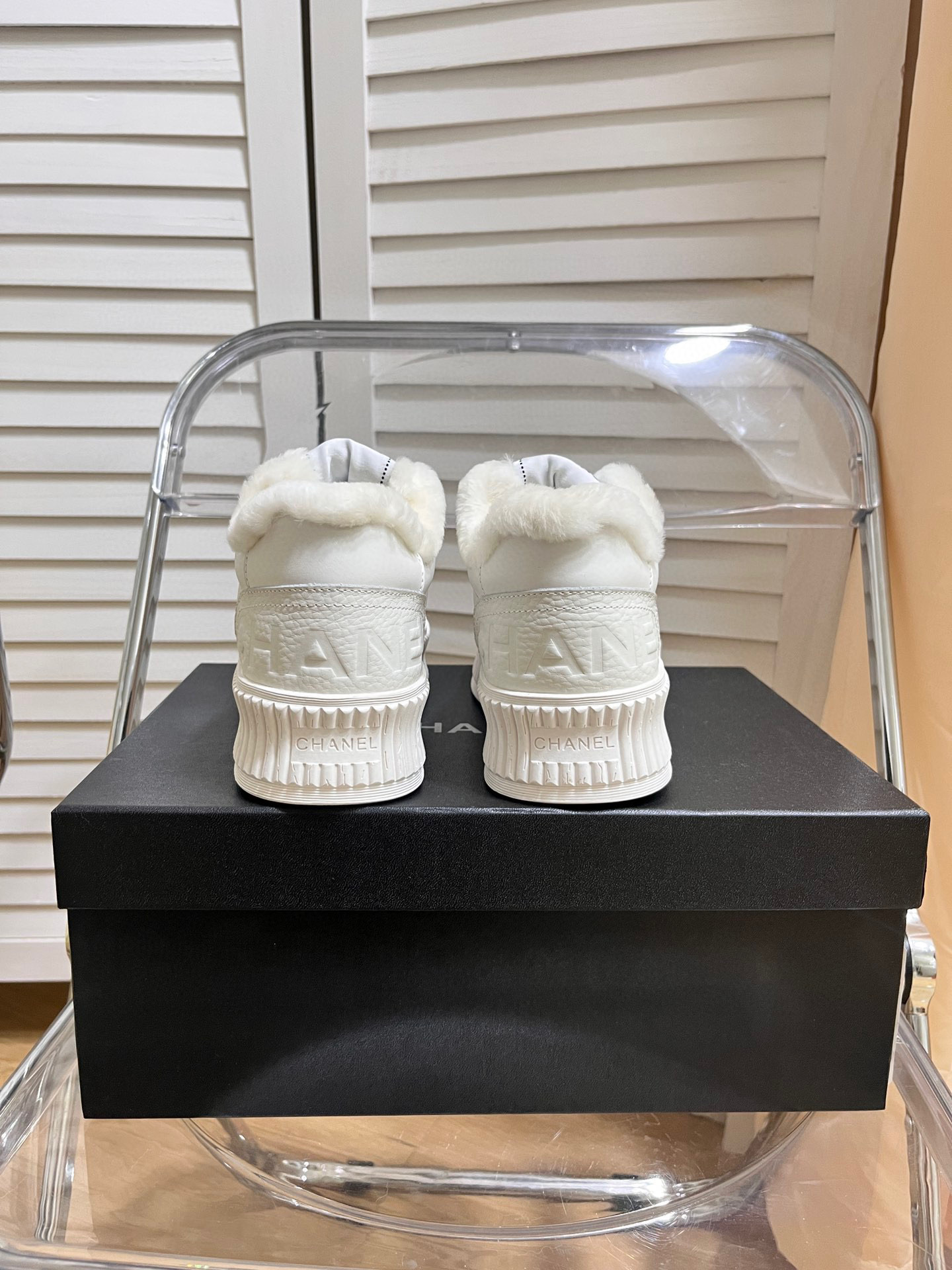 [TOP] CHANEL Two Tone Sneaker with Fur Trim - Black/White/Pink