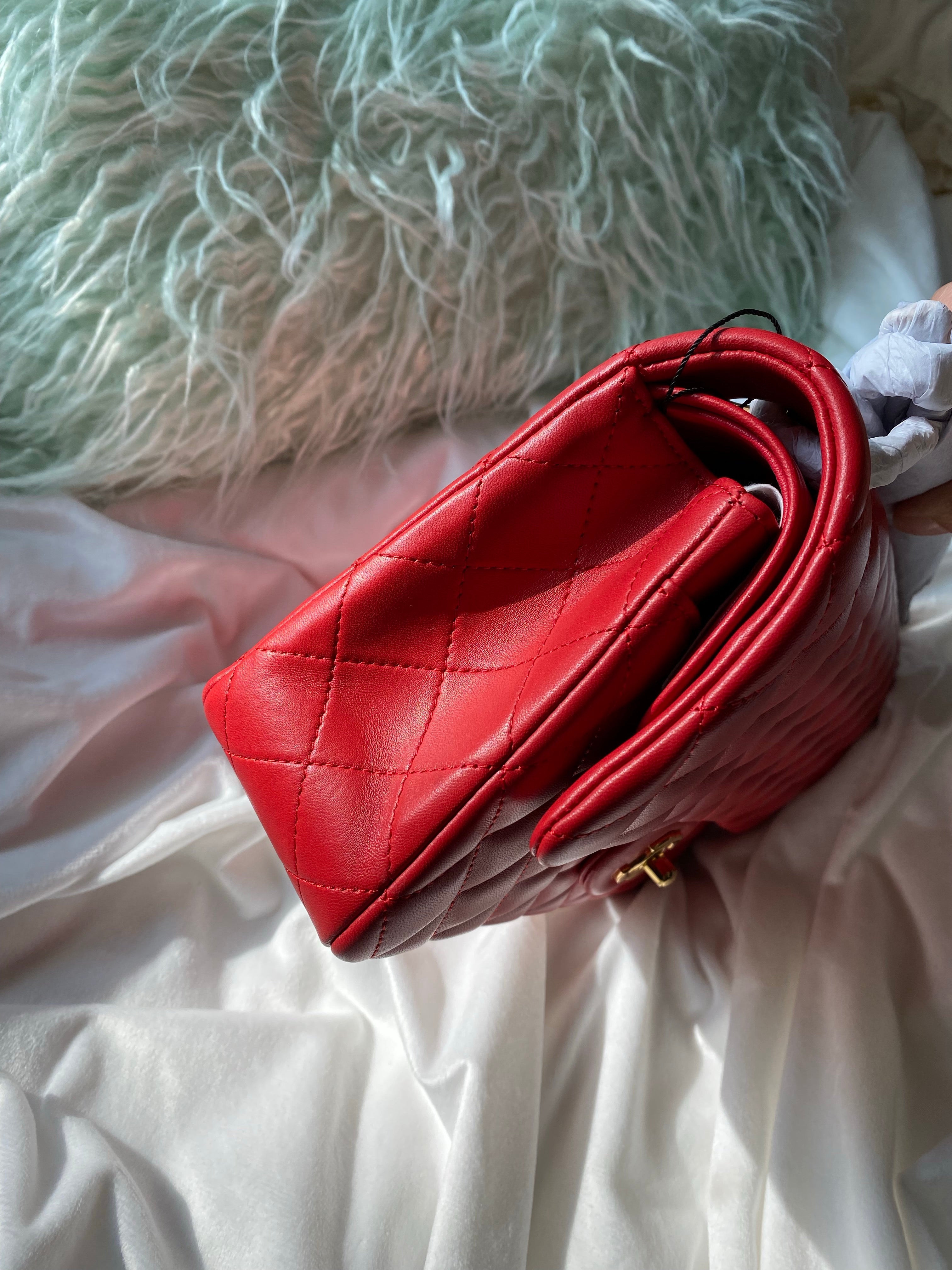 [TOP] CHANEL Classic Flap Bag Lambskin Medium 25.5cm – Red & GHW