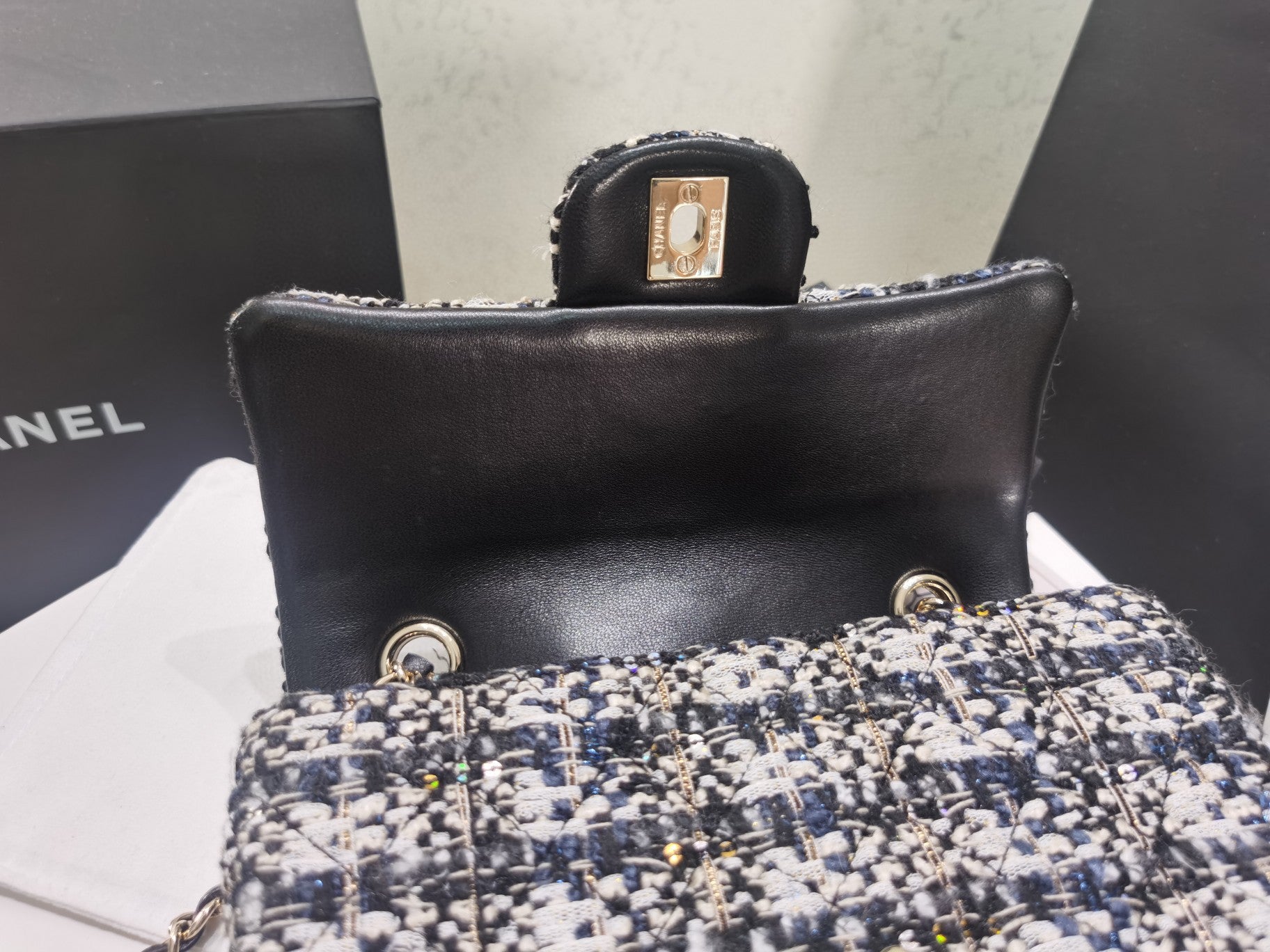 [TOP] CHANEL Classic Flab Glittered-Tweed & GHW Mini 20cm - Navy Blue, Grey, Silver