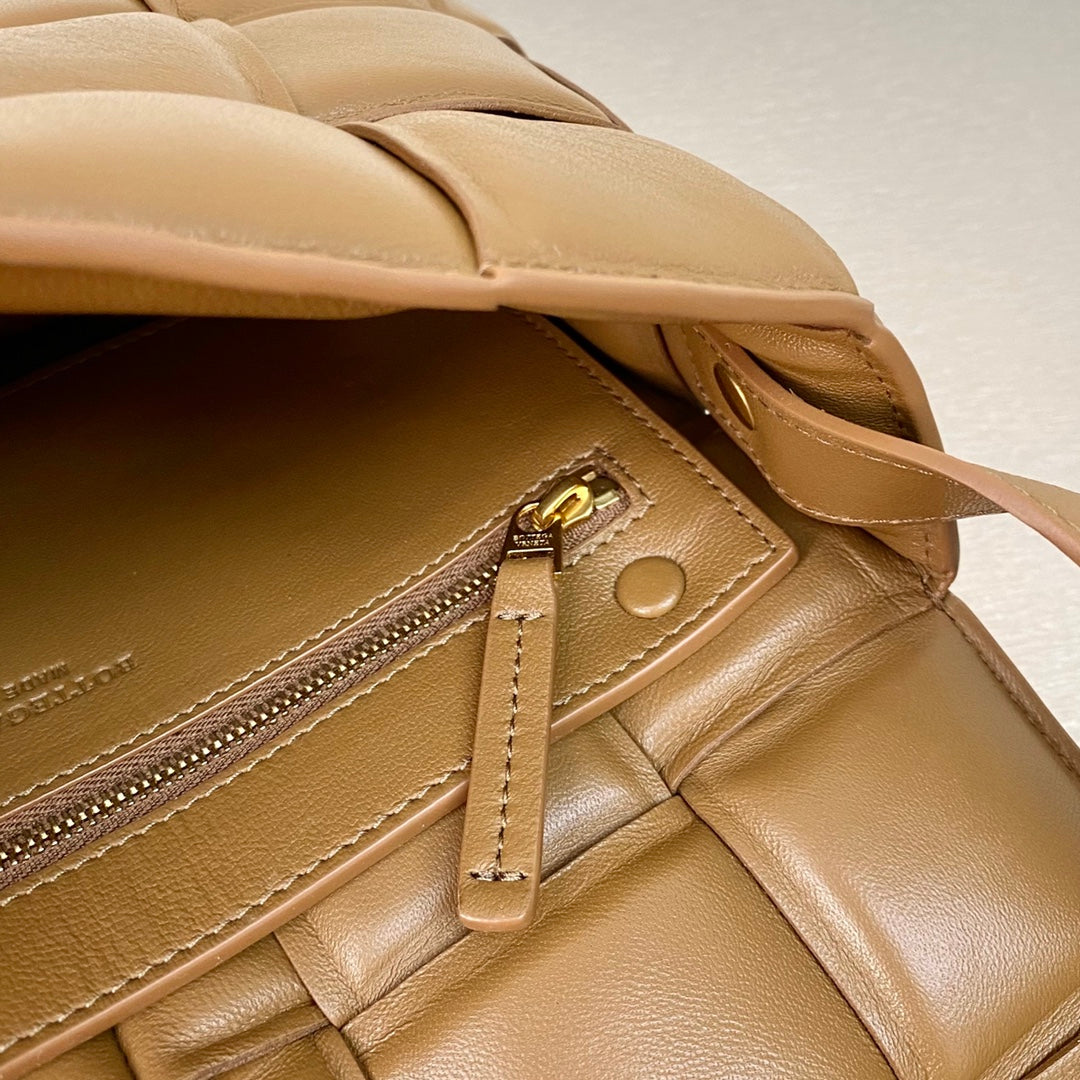 [TOP] Bottega Veneta BV  Paddle Cassette Bag - Caramel