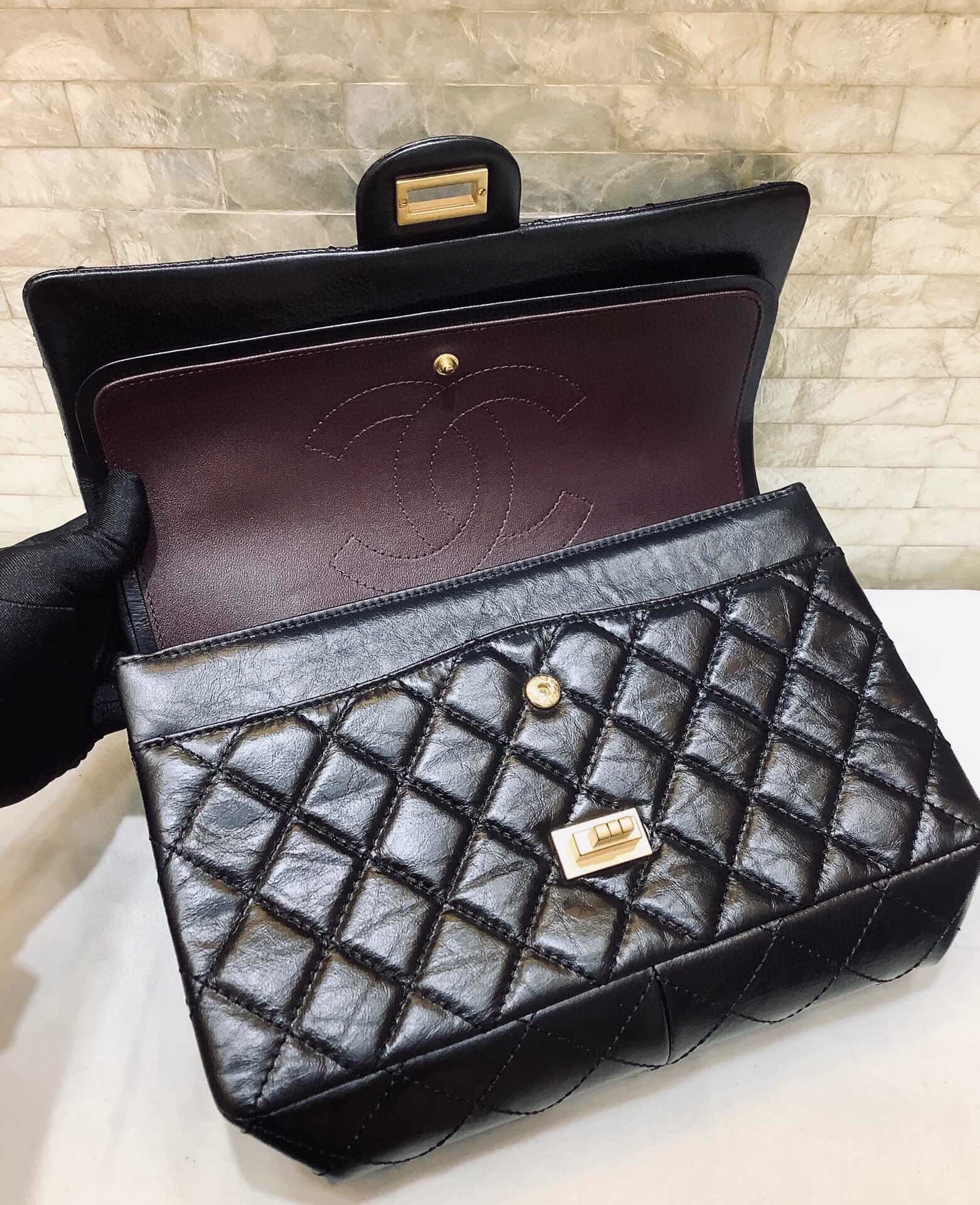 [TOP] CHANEL 2.55 Reissue Flap Bag Medium 24cm - Black & GHW
