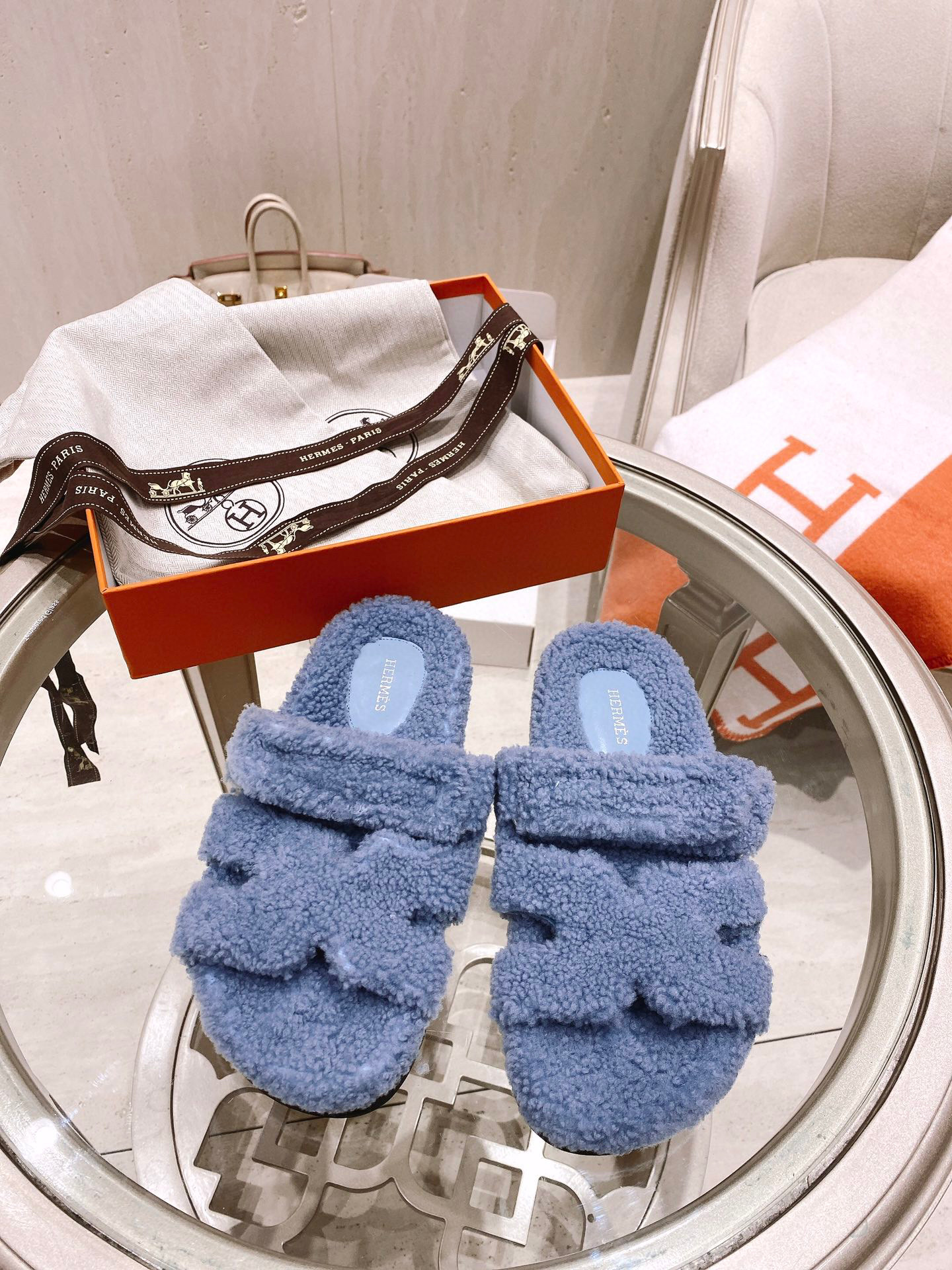 [TOP] HERMES Chypre Fur Sandal - 10 Colours