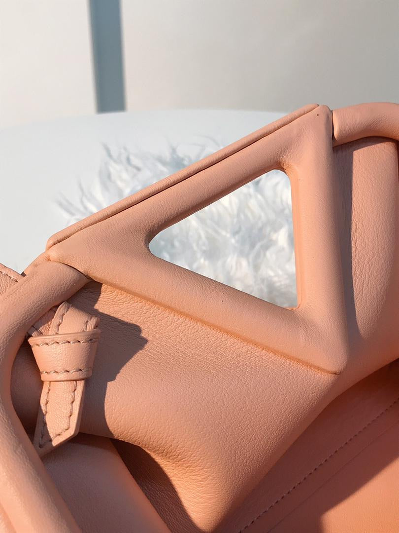 [TOP] Bottega Veneta BV  Point Bag - Peach