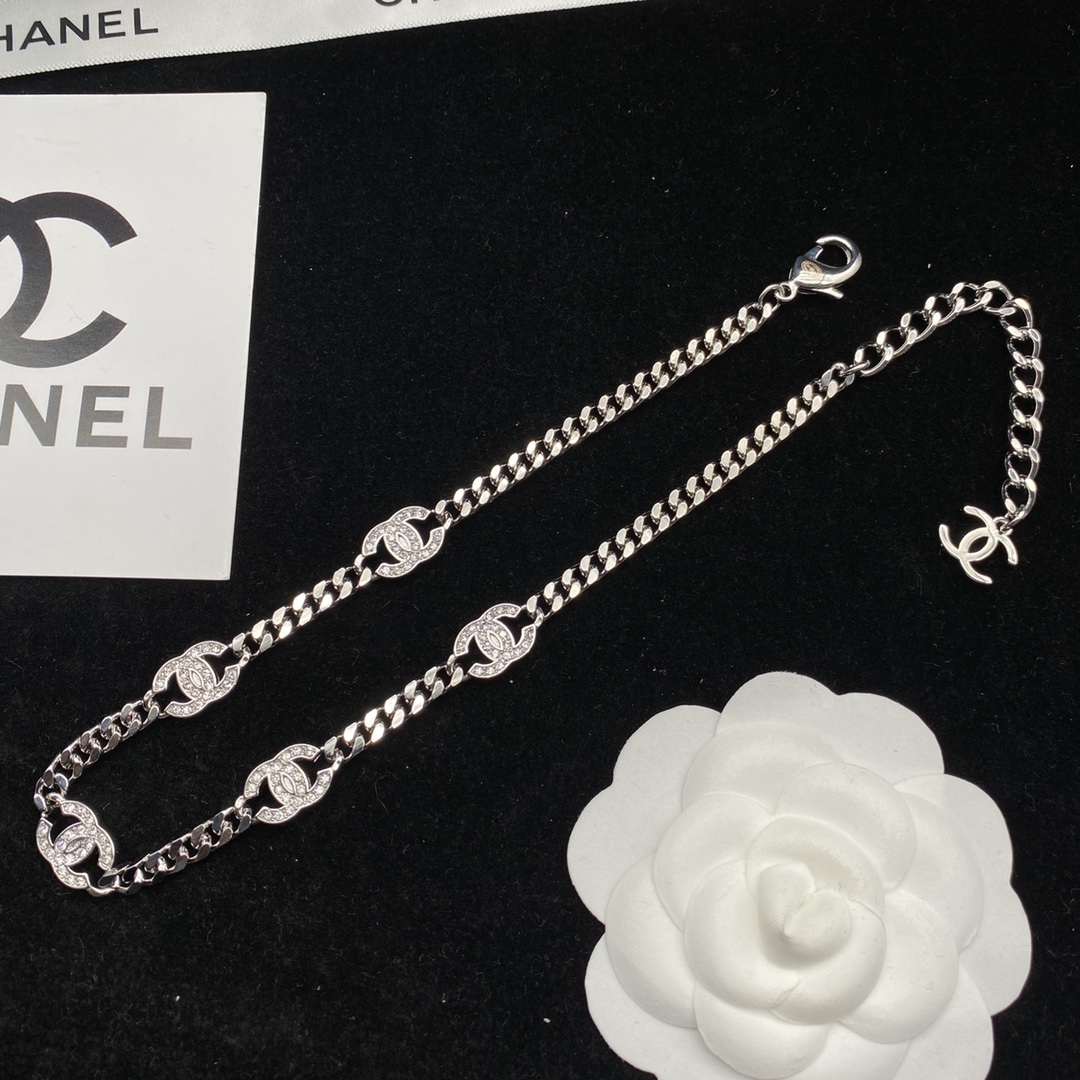 [TOP] CHANEL Silver Necklace Bracelet Set