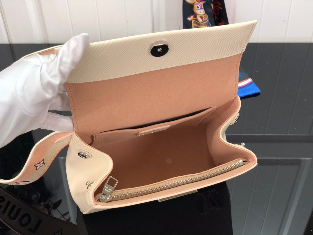 [TOP] Louis Vuitton LV  Cluny Epi Leather 20 x 16 x 7.5 cm- Creamy White