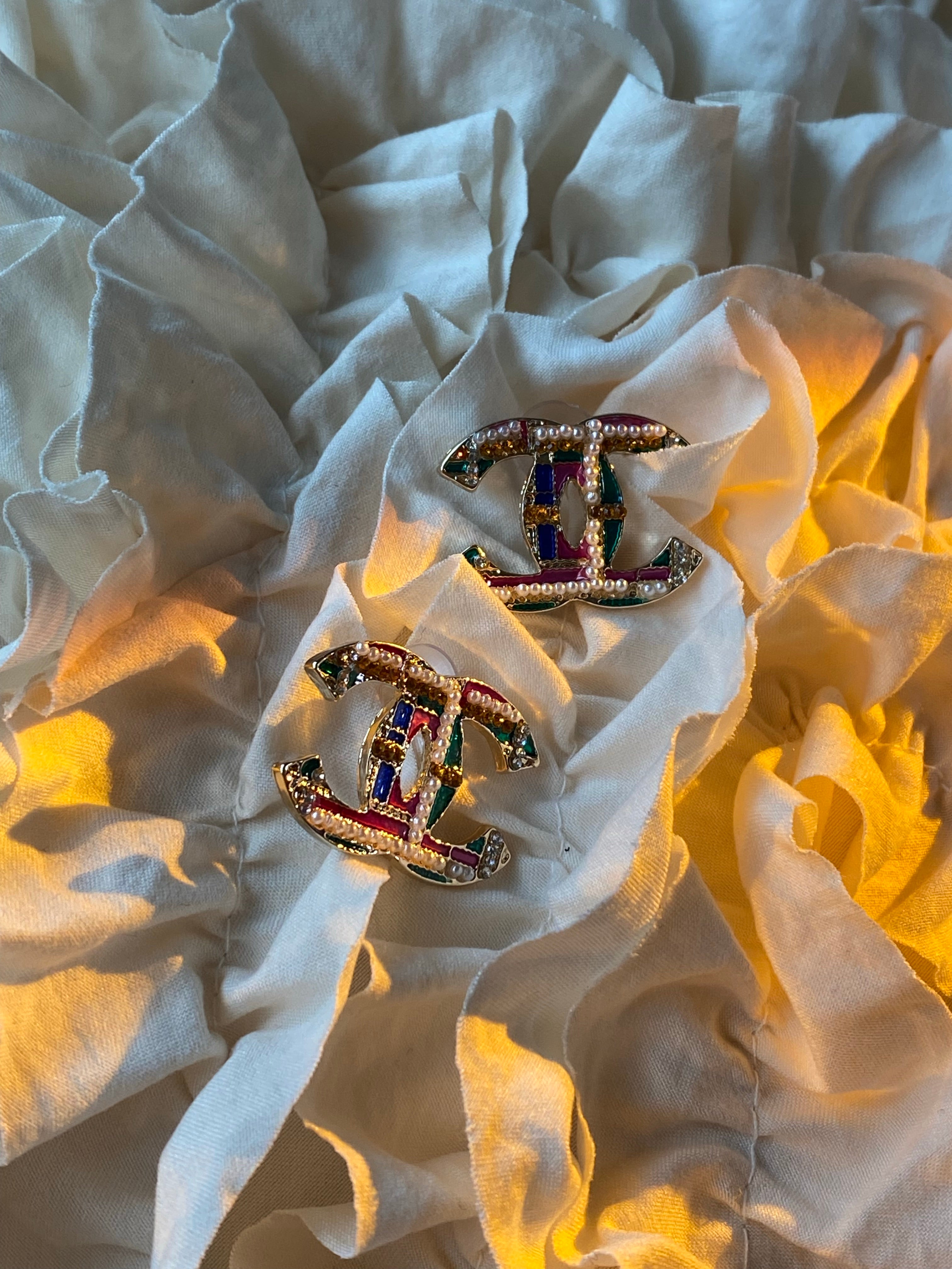 [TOP] CHANEL Stud Earrings