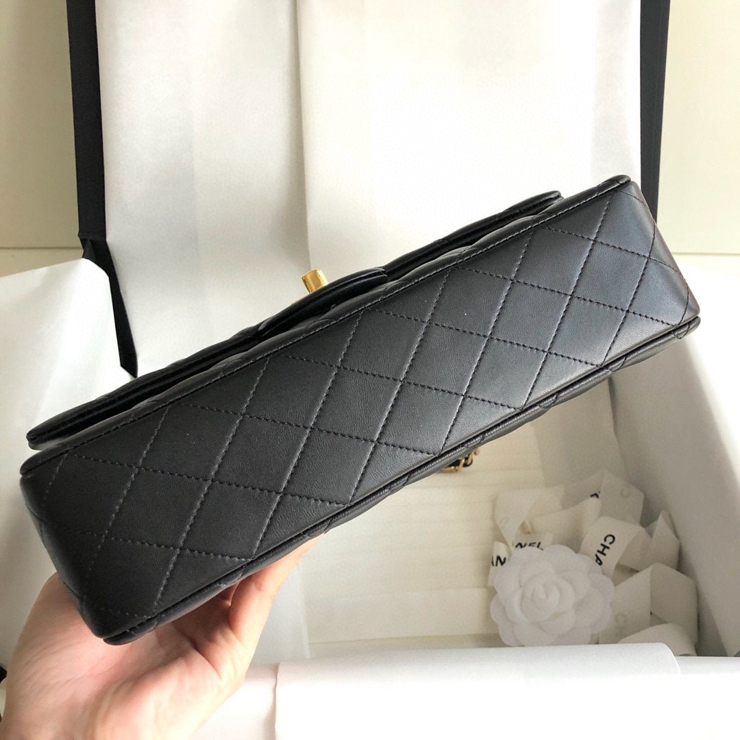 [TOP] CHANEL Classic Flap Bag Lambskin Medium 25.5cm – Black & GHW
