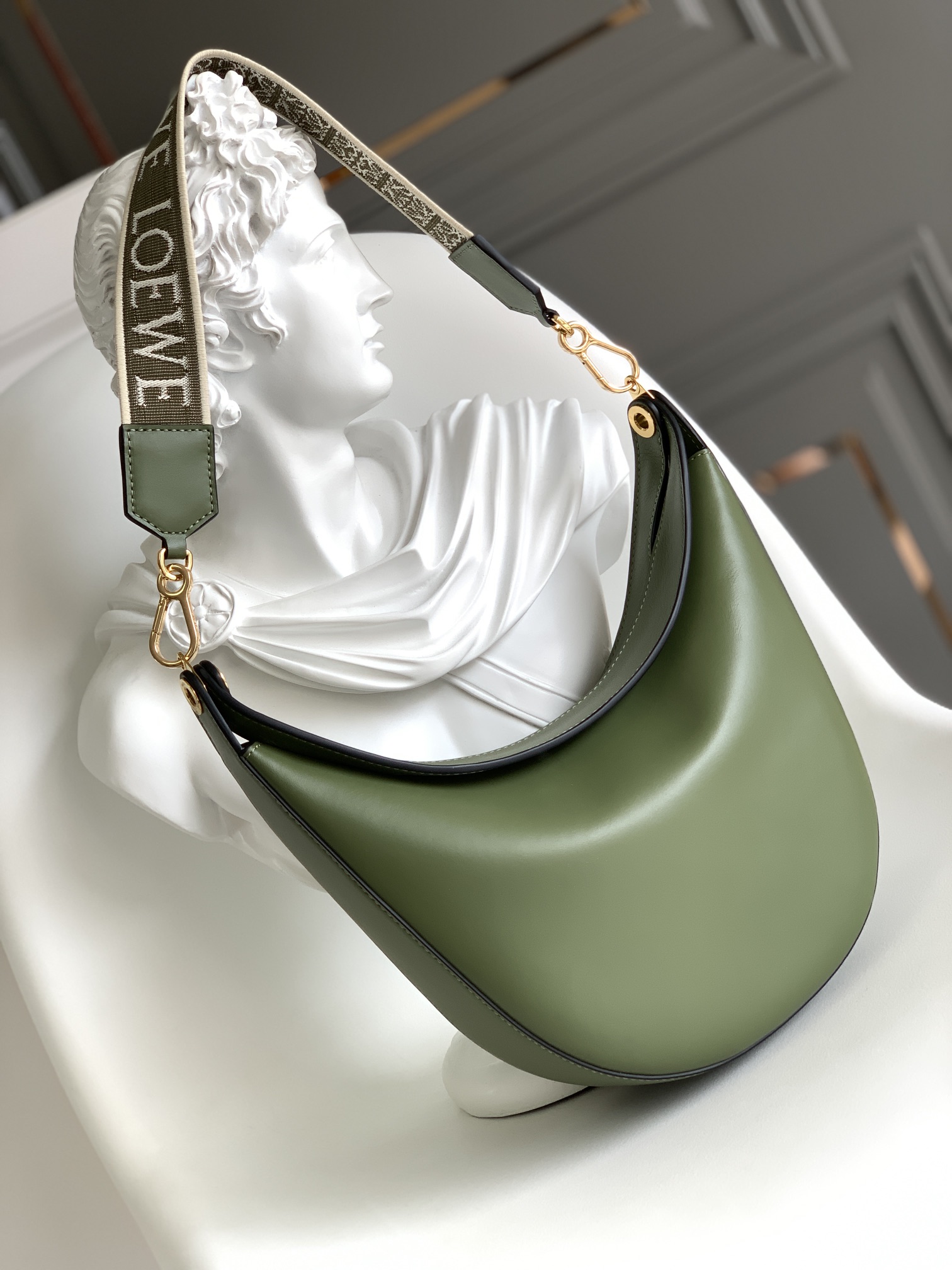 [TOP] LOEWE Calfskin Luna Bag 34*9*30cm - Green