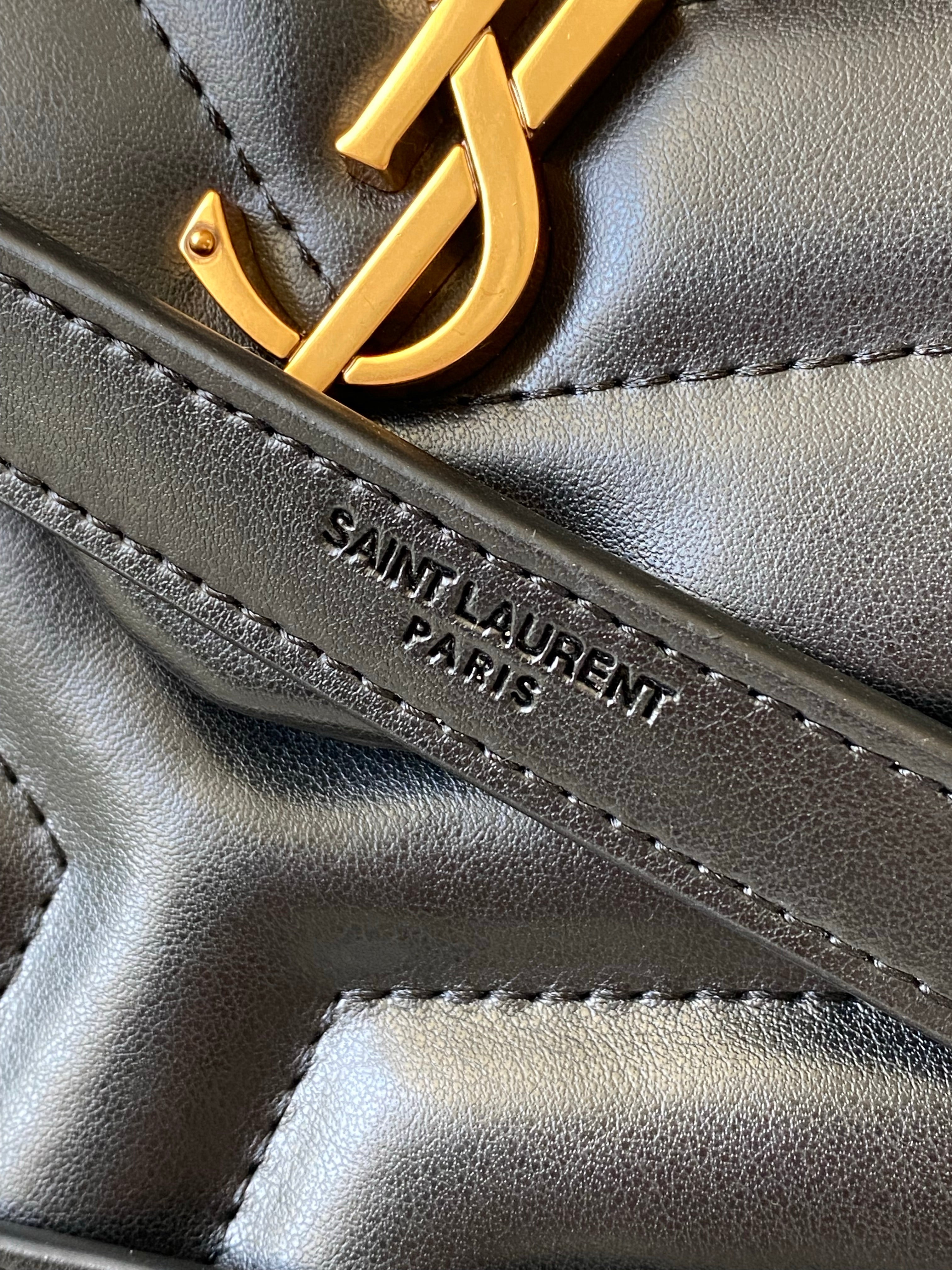 [TOP] Yves Saint Laurent YSL LouLou Bag Medium 25cm - Black w GHW