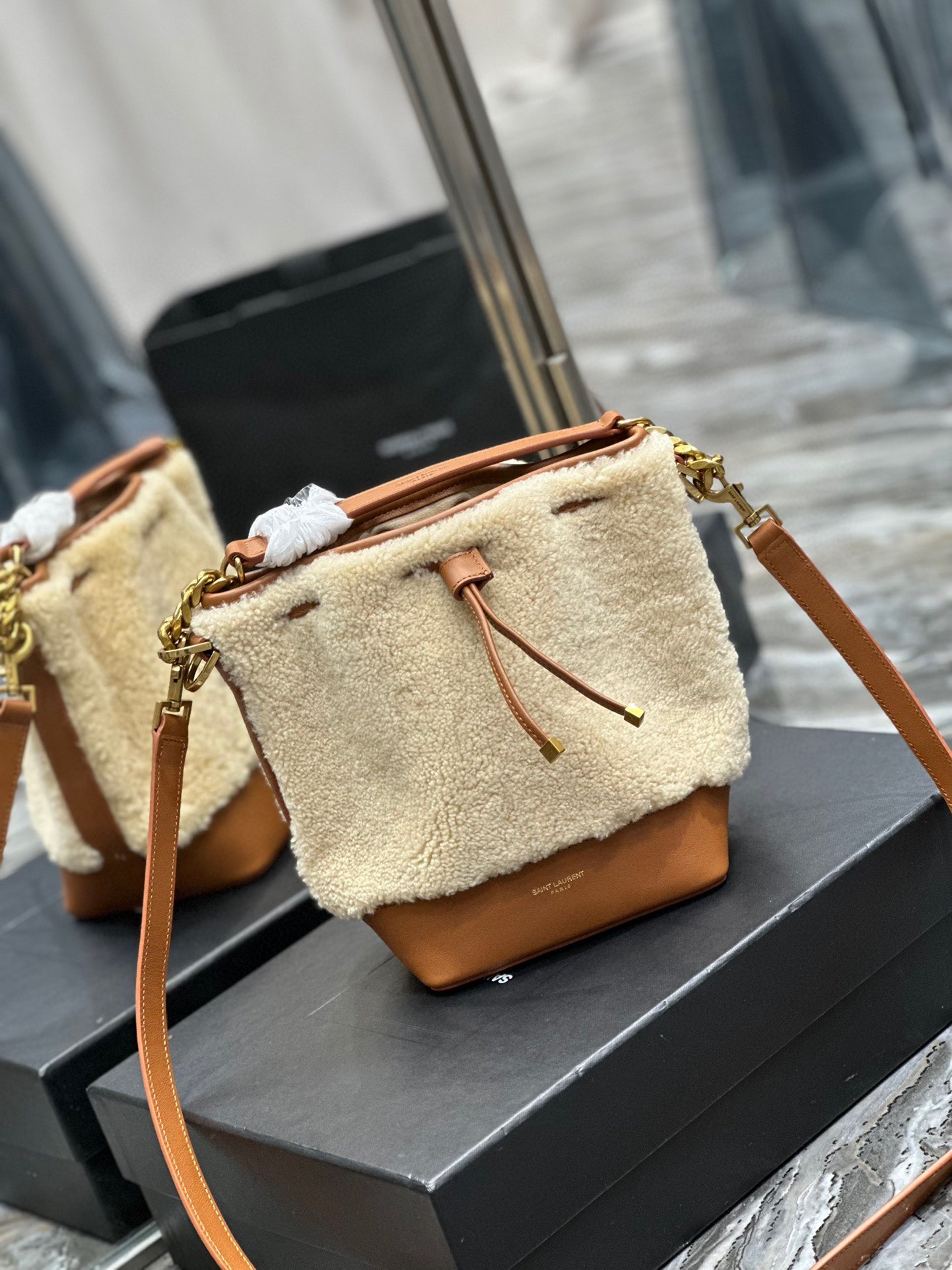 [TOP] Yves Saint Laurent YSL EMMANUELLE Bucket Bag