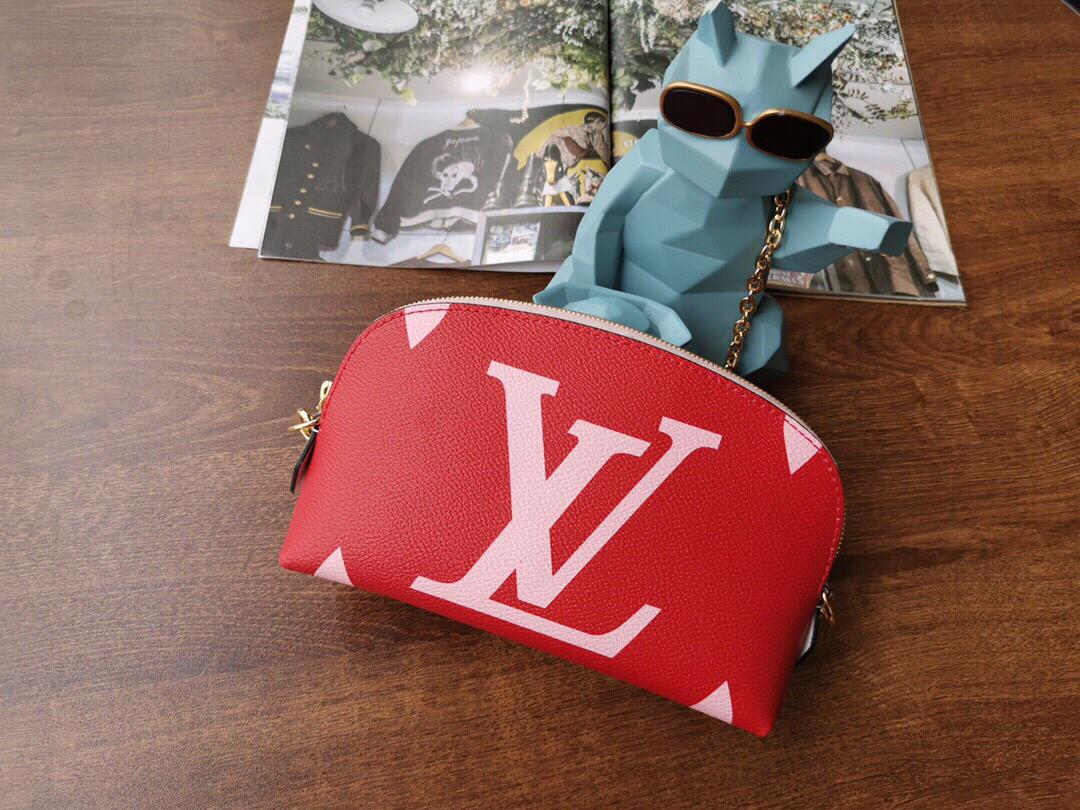 [TOP] Louis Vuitton LV Cosmetic Pouch PM Monogram Giant  19 x 12 x 6 cm- Red