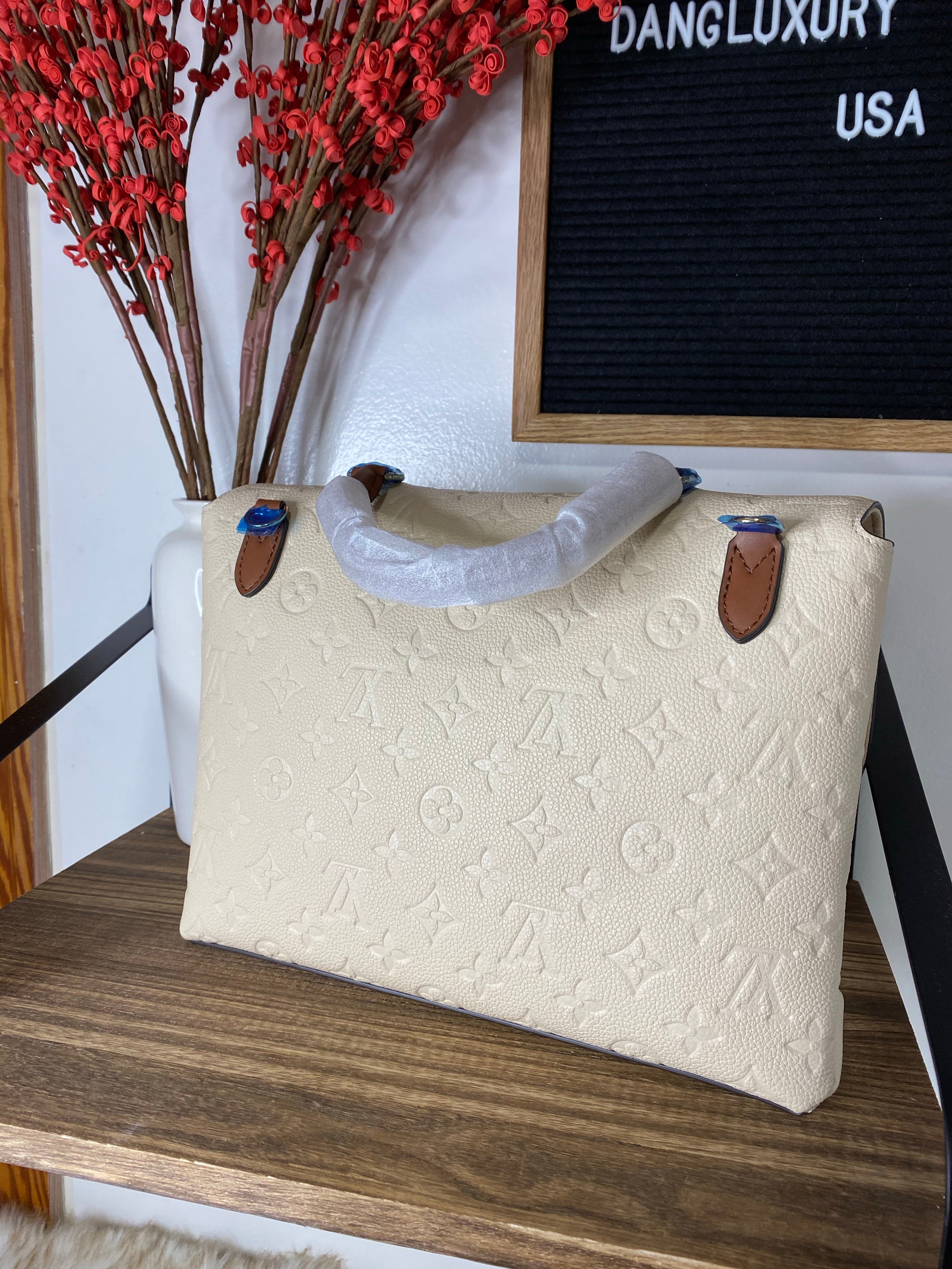 [TOP] Louis Vuitton LV Marignan Handbag 28 x 21 x 9cm - WHITE