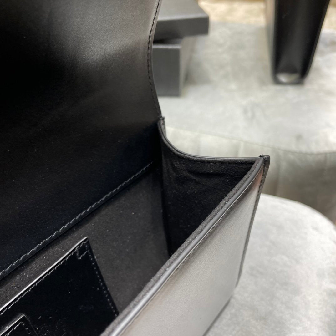 [TOP] Yves Saint Laurent YSL Kate Tassel Clutch