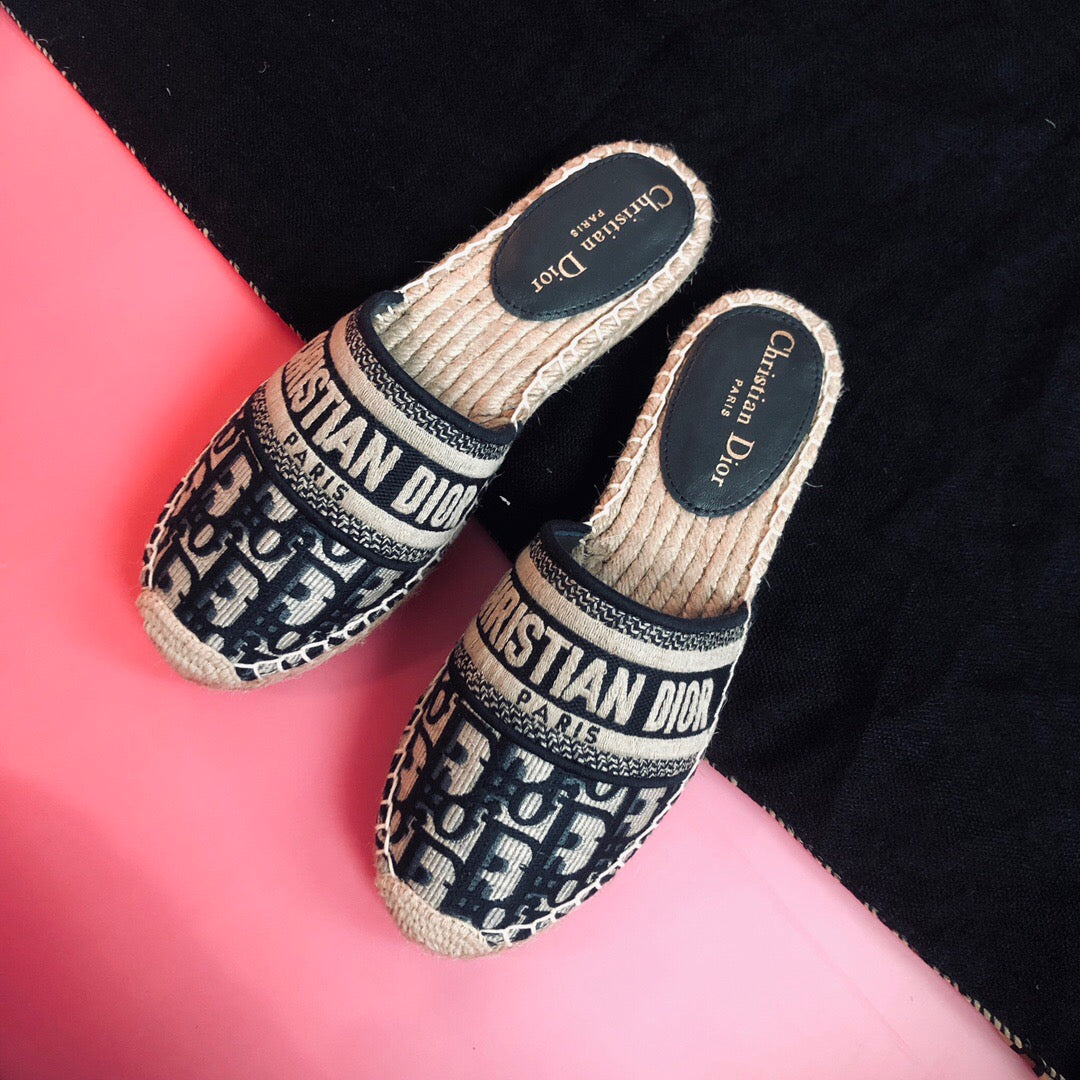 [TOP] Christian Dior Straw Embroidered Mullet - Blue/Grey