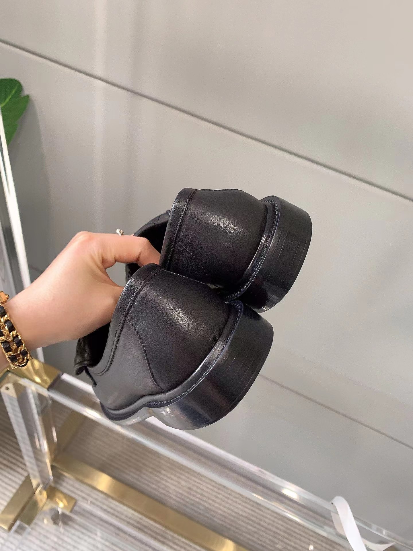 [TOP] CHANEL Tab Loafers - black - GHW -