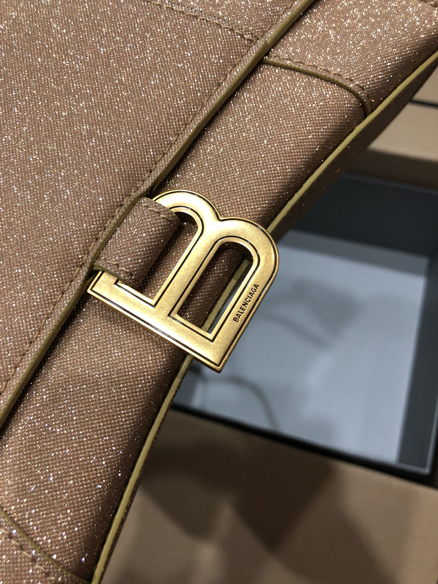 [TOP] BALENCIAGA Starry Sky Hourglass Bag 19/23cm - Brown