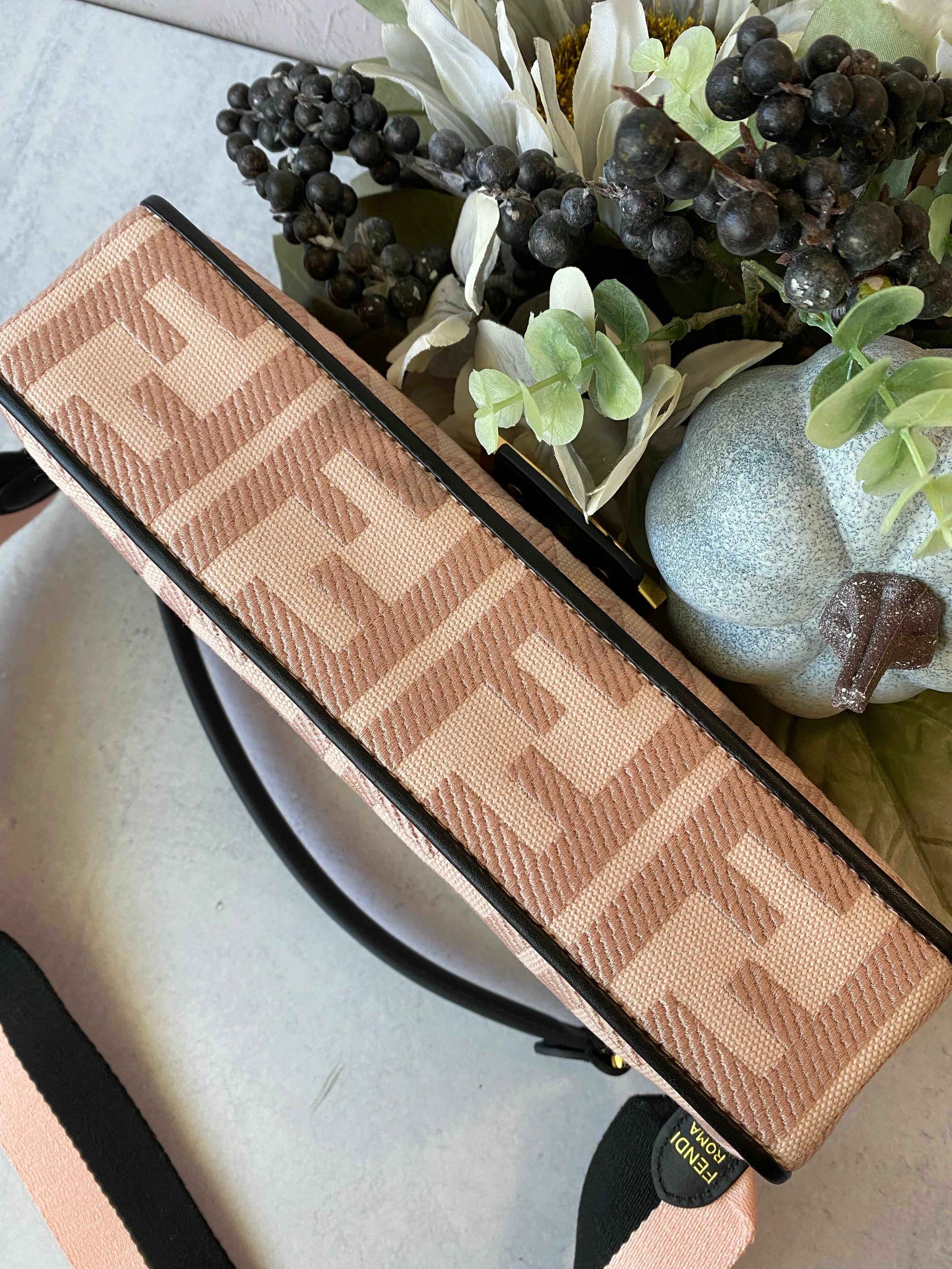 [TOP] FENDI FENDI Baguette Canvas Bag - Pink