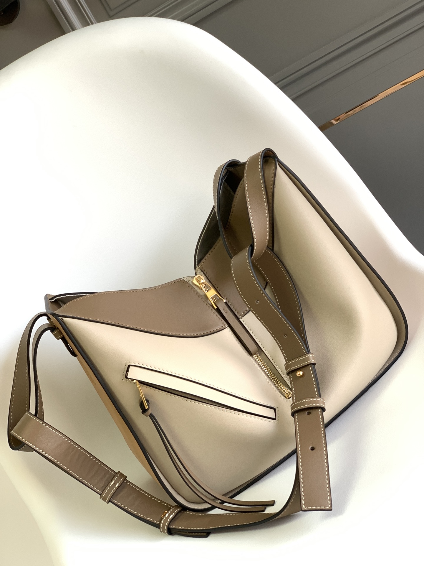 [TOP] LOEWE Calfskin Hammock Bag 29*14*26cm - Khaki