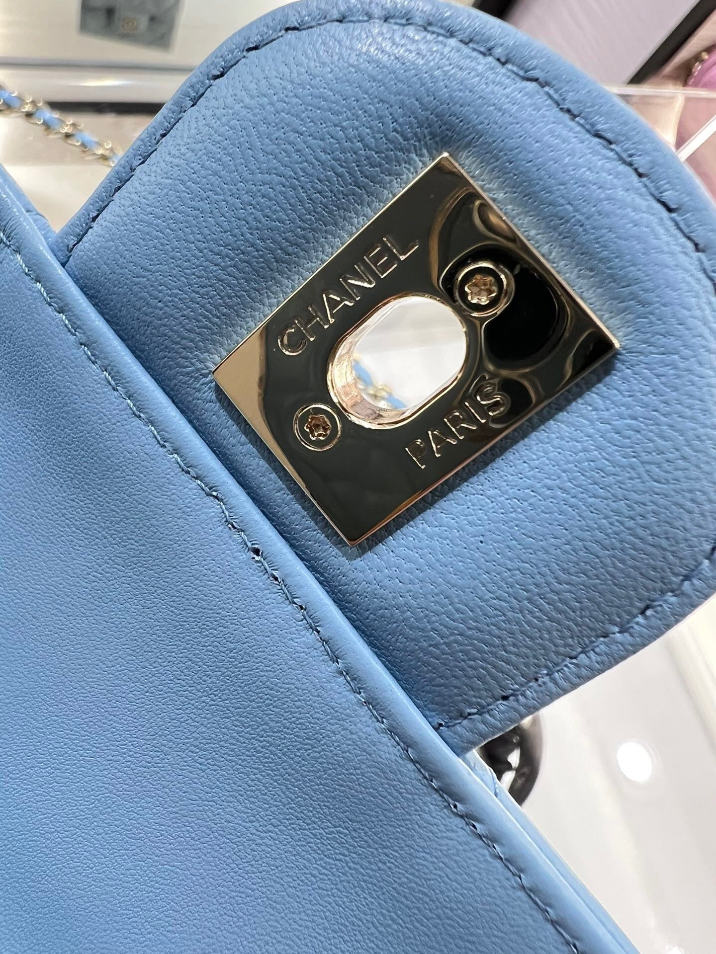 [TOP] CHANEL Heart Bag Large 16.5x18x6.5cm - Blue & GHW
