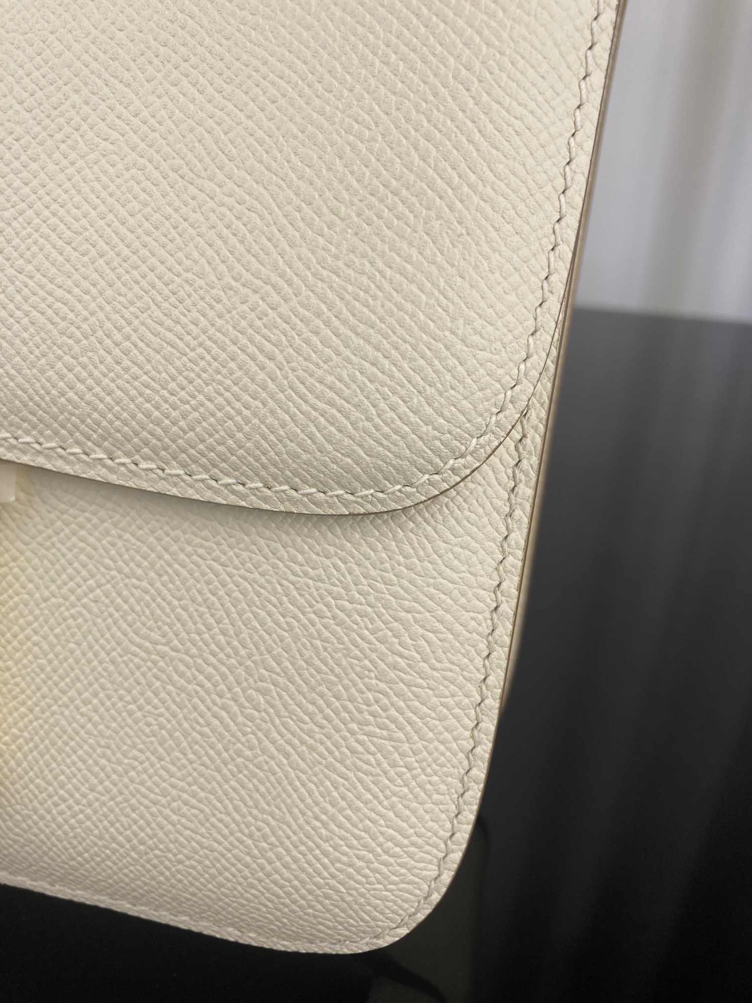 [TOP] HERMES Constance Epsom Leather 18cm - Cream & GHW