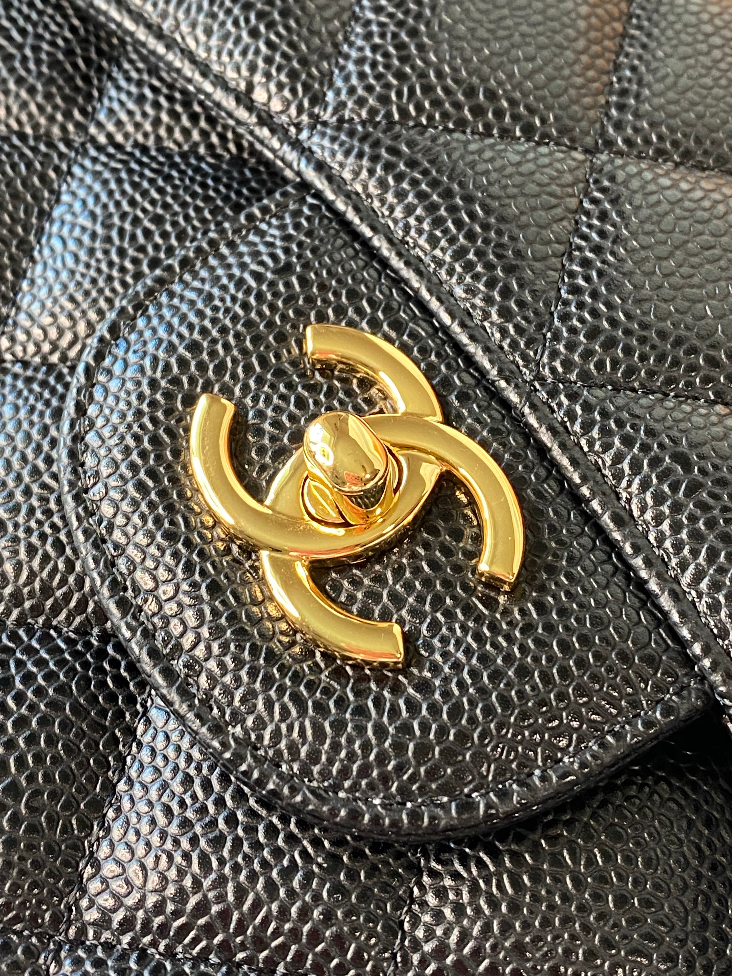 [TOP] CHANEL Classic Flap Bag Caviar Jumbo 30cm - Black & GHW