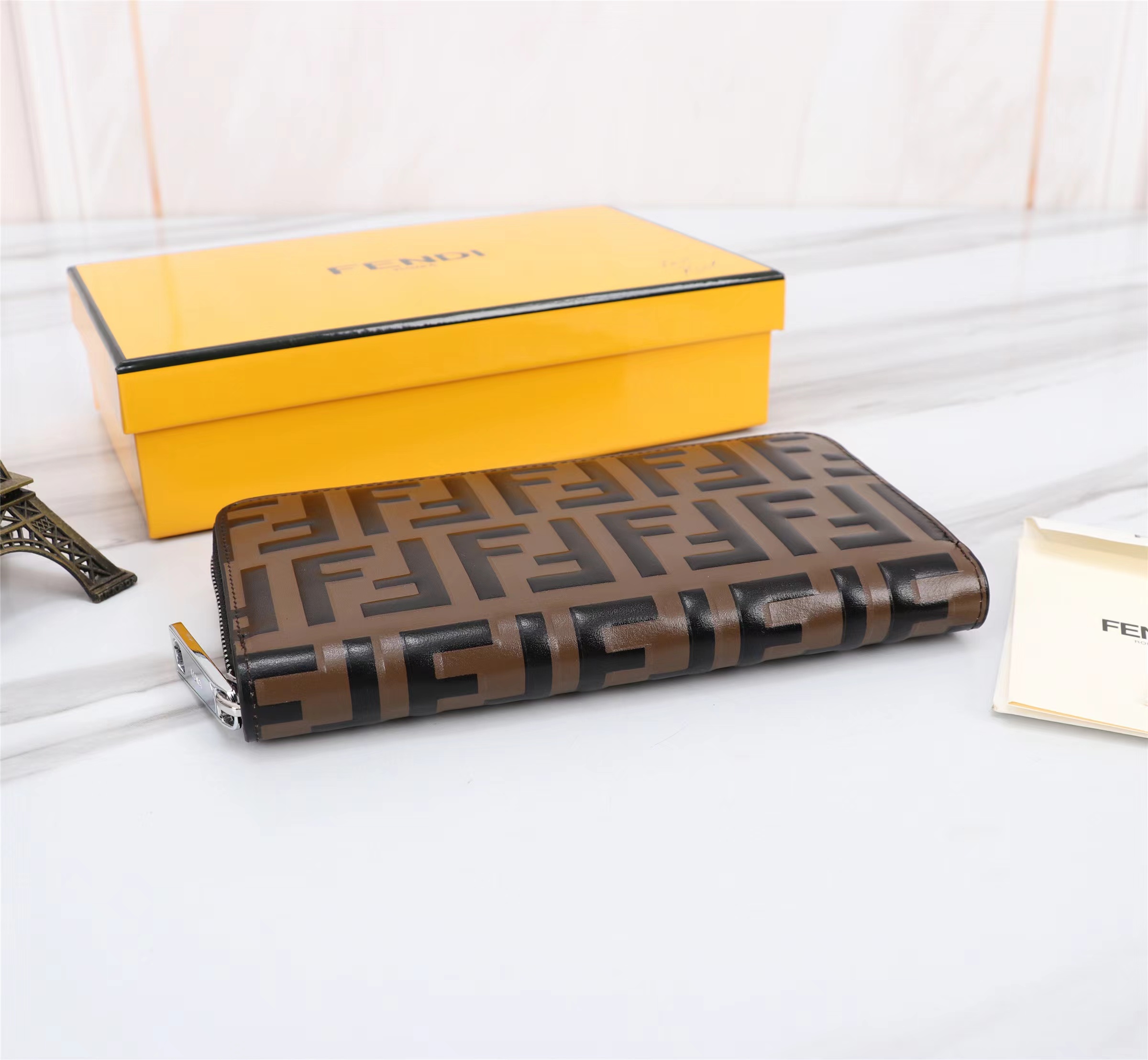 [TOP] FENDI Leather Wallet