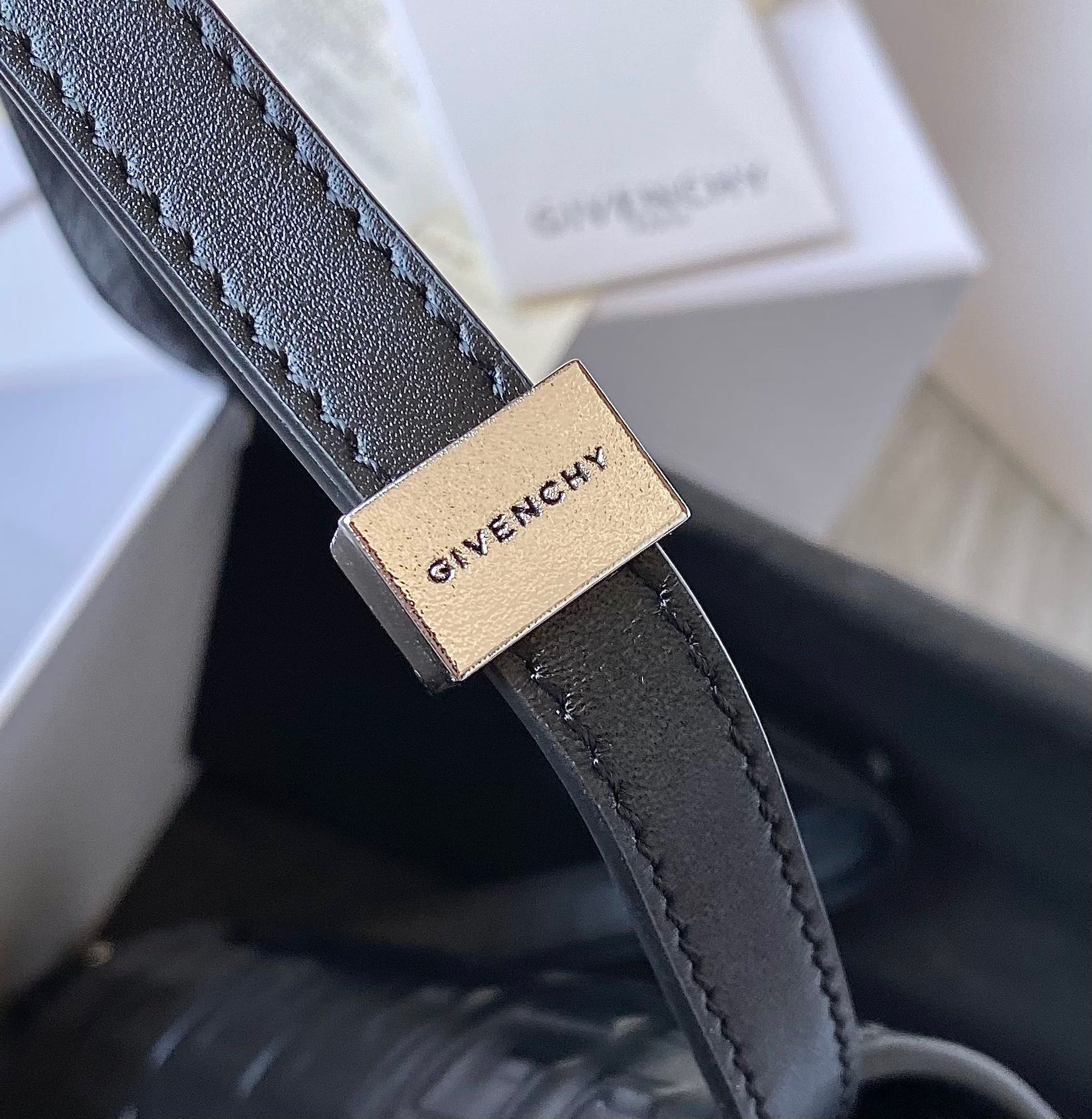 [Top] GIVENCHY 4G Patent Leather Shoulder Bag 16*12*6/21*15*6 - Black