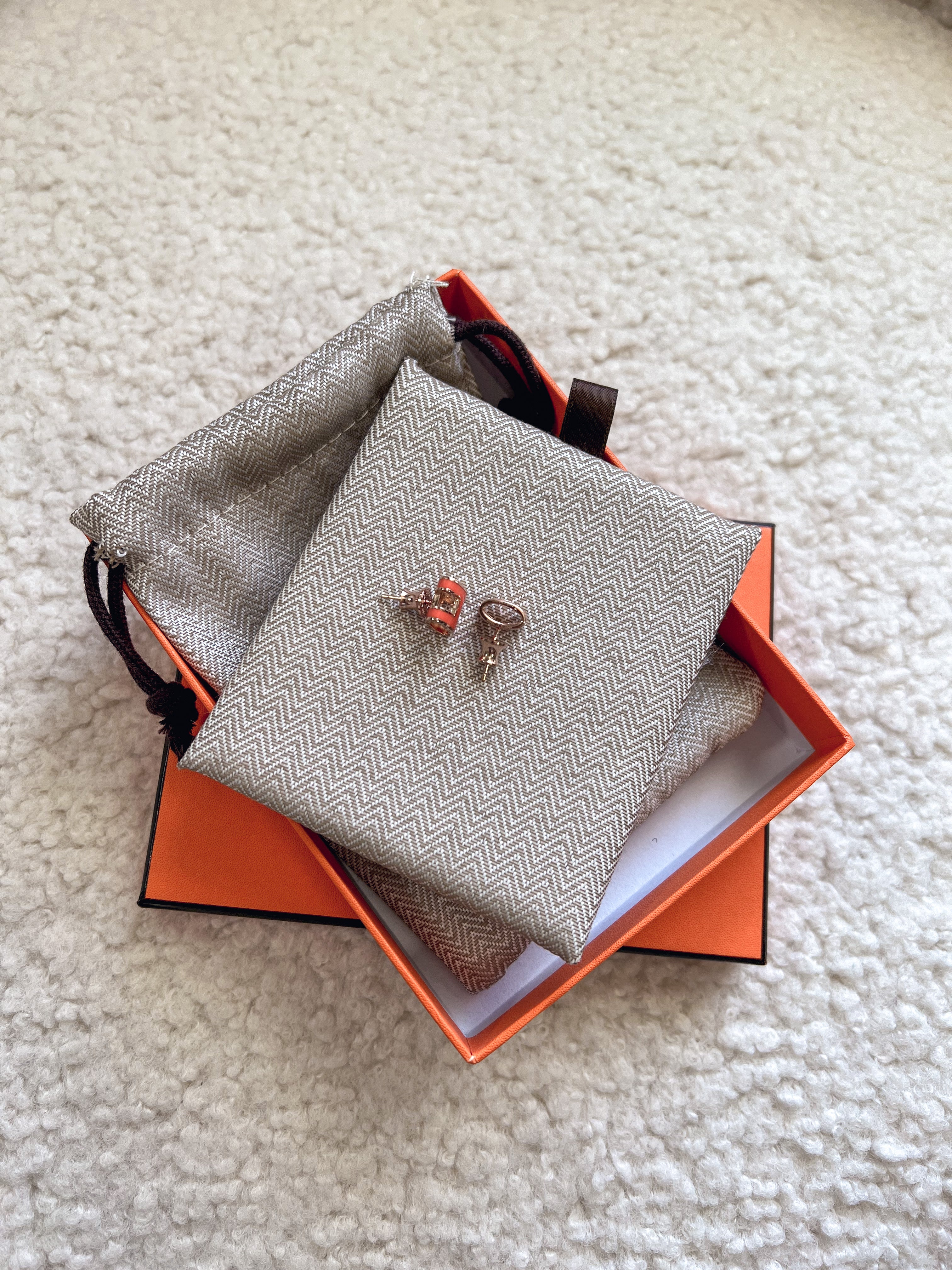 [TOP] HERMES Lacquered Mini Pop Stud Earrings - Orange