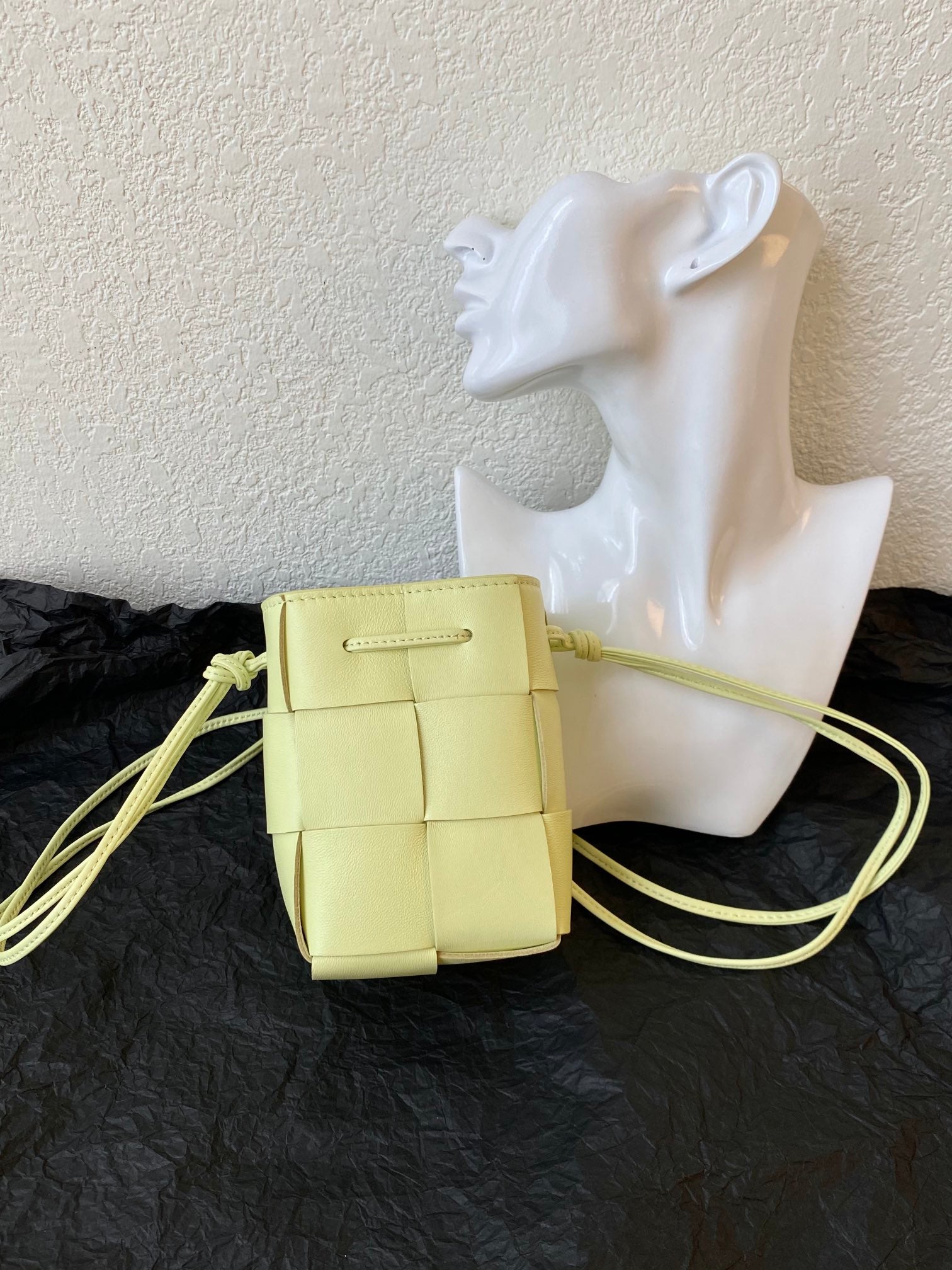 [TOP] Bottega Veneta BV Intrecciato Mini Leather Bucket Bag - Lemon Yellow
