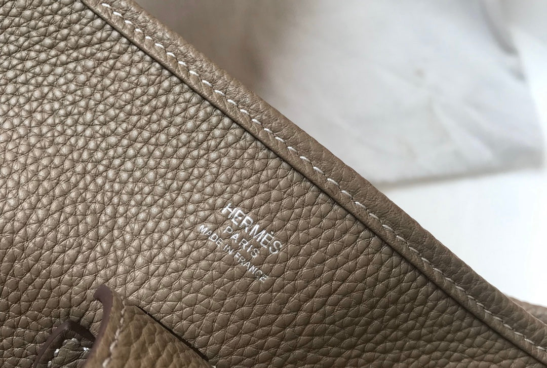 [TOP] HERMES Evelyne Togo Leather 28cm - Etoupe