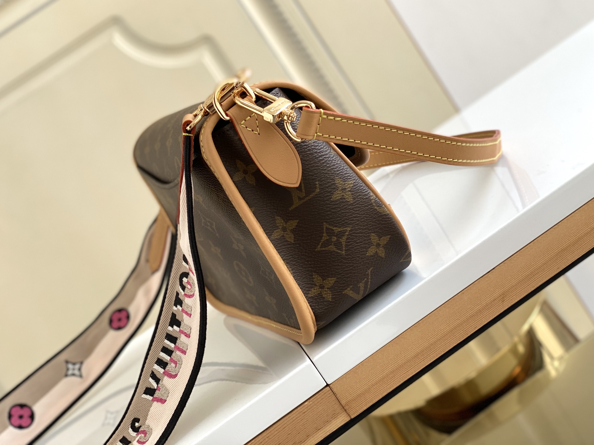 [TOP] Louis Vuitton LV Monogram Diane Bag 25.0 × 9.0 × 15.0CM-Brown