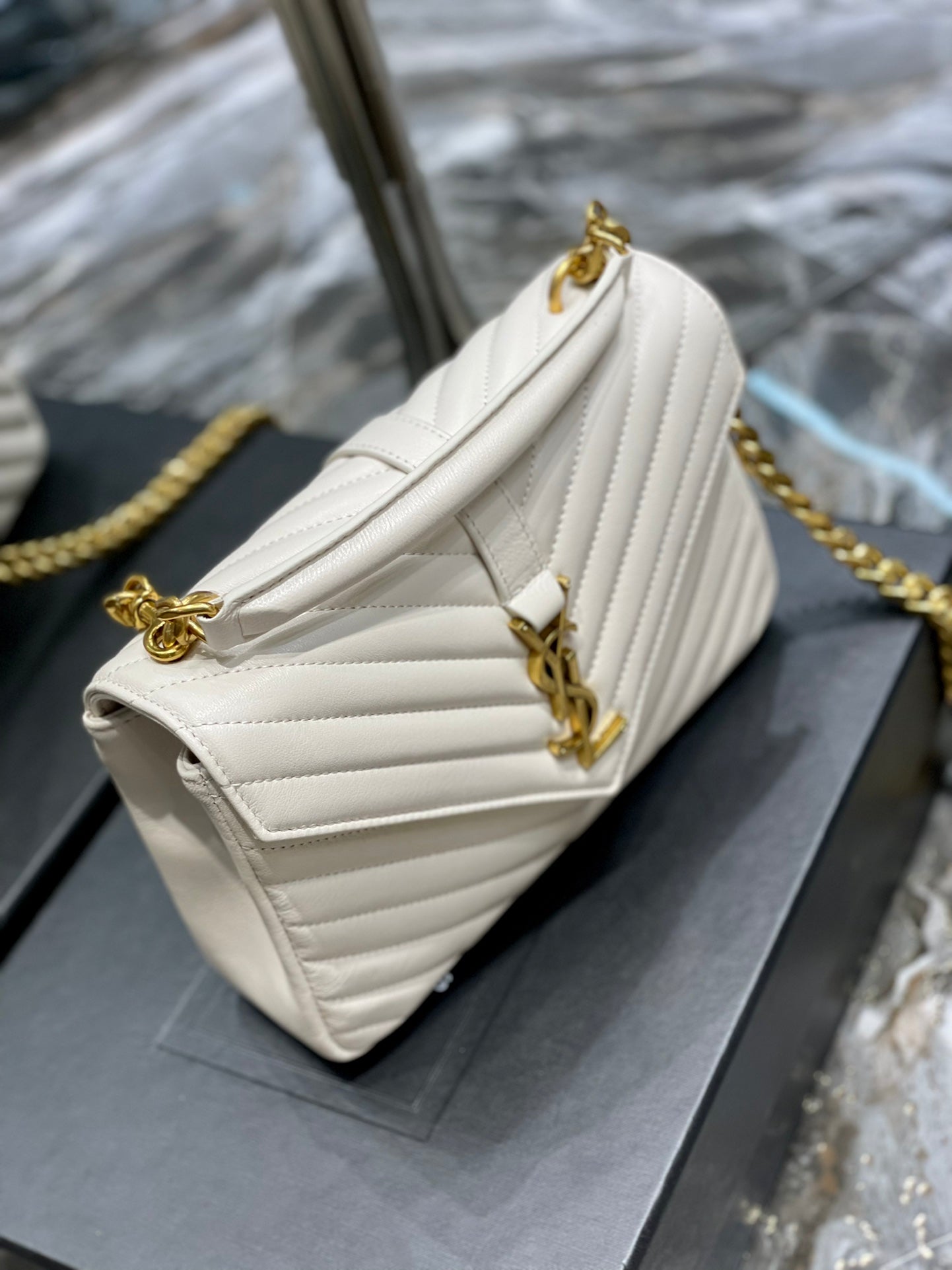 [TOP] Yves Saint Laurent YSL Small College Bag - Off White