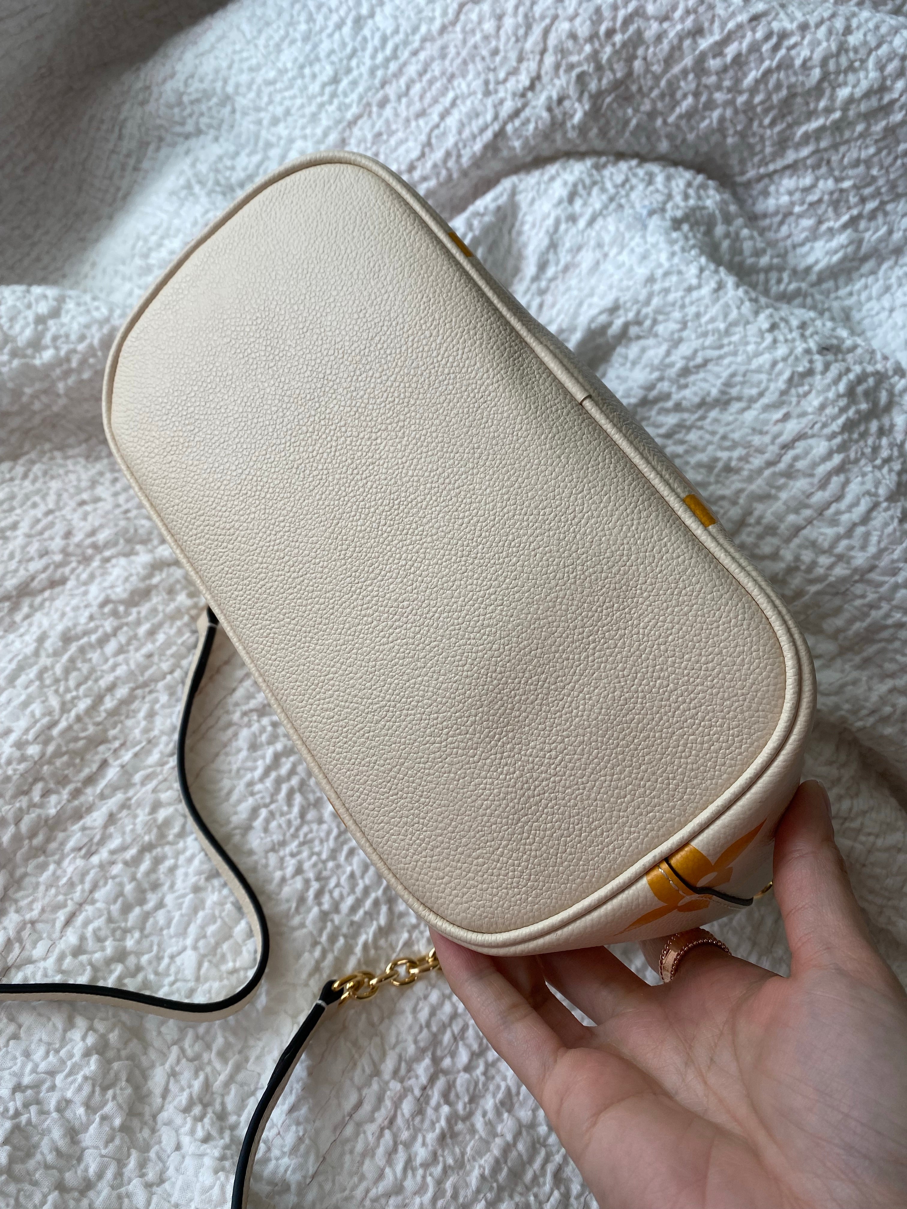 [TOP] Louis Vuitton LV Marshmallow Hobo Bag 24 x 22 x 13 cm - Vanilla Yellow