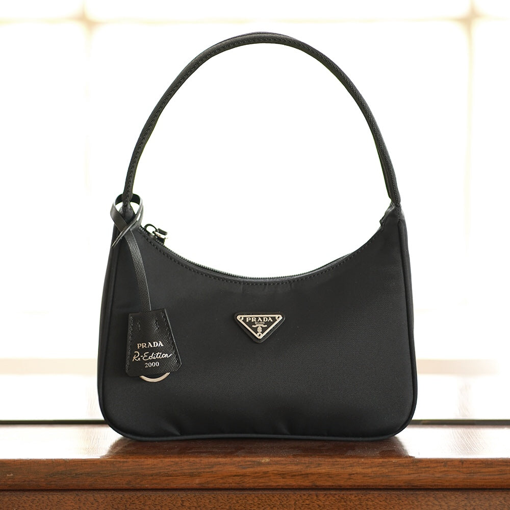 [TOP] PRADA Re-Edition 2000 Bag Hobo Nylon - Black
