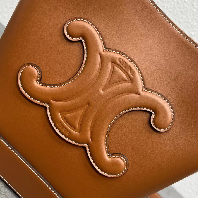 [TOP] CELINE Small Bucket Cuir Triomphe 18X22X43CM  - Brown