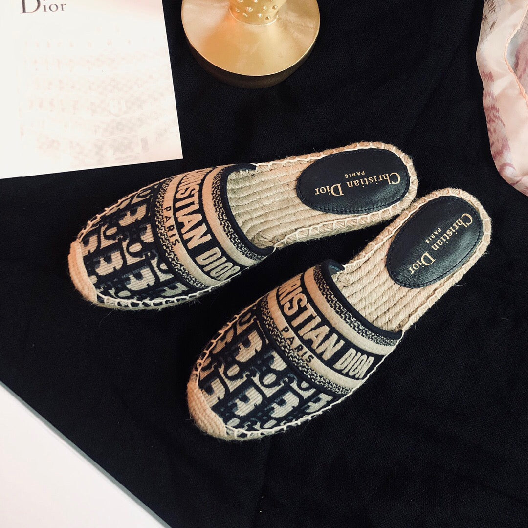 [TOP] Christian Dior Straw Embroidered Mullet - Blue/Grey