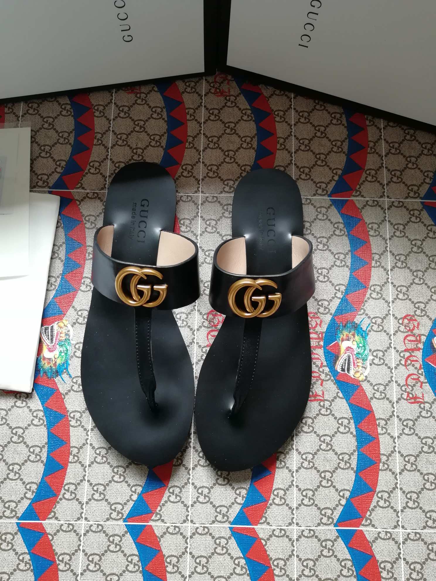 [TOP] GUCCI GG Marmont Thong Sandals - Black