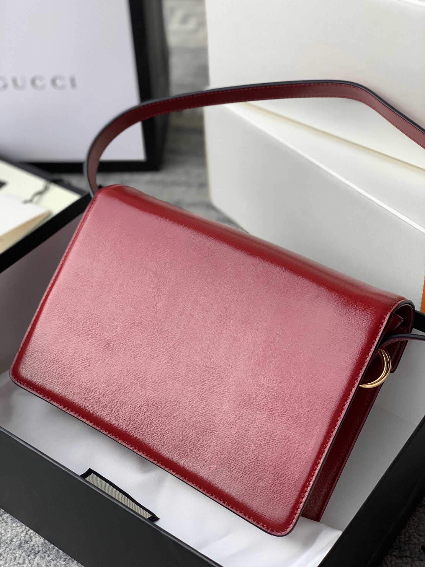 [TOP] GUCCI GG Logo Plaque Shoulder Bag