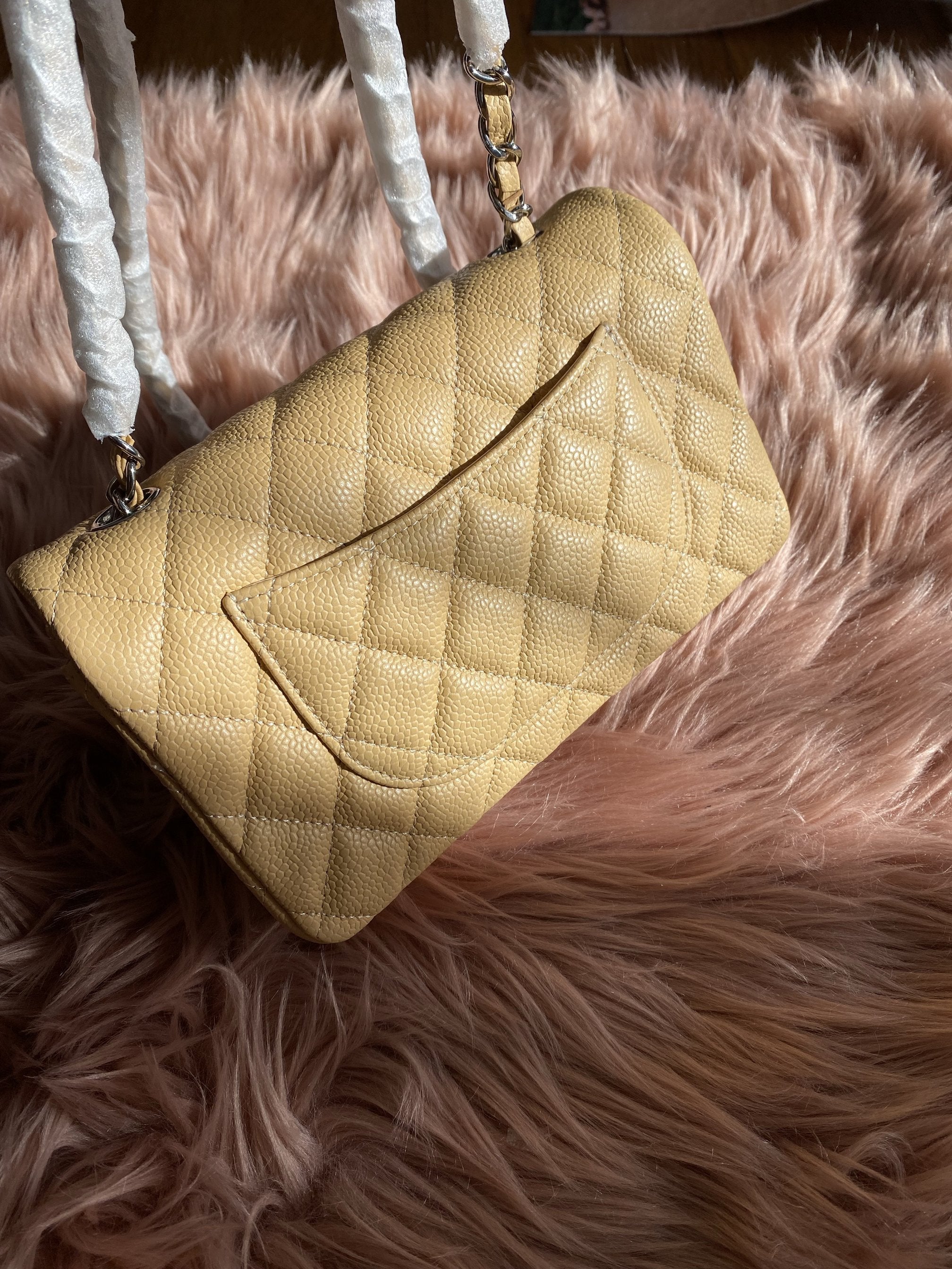 [TOP] CHANEL Classic Flap Bag Caviar New Mini 20cm - Beige