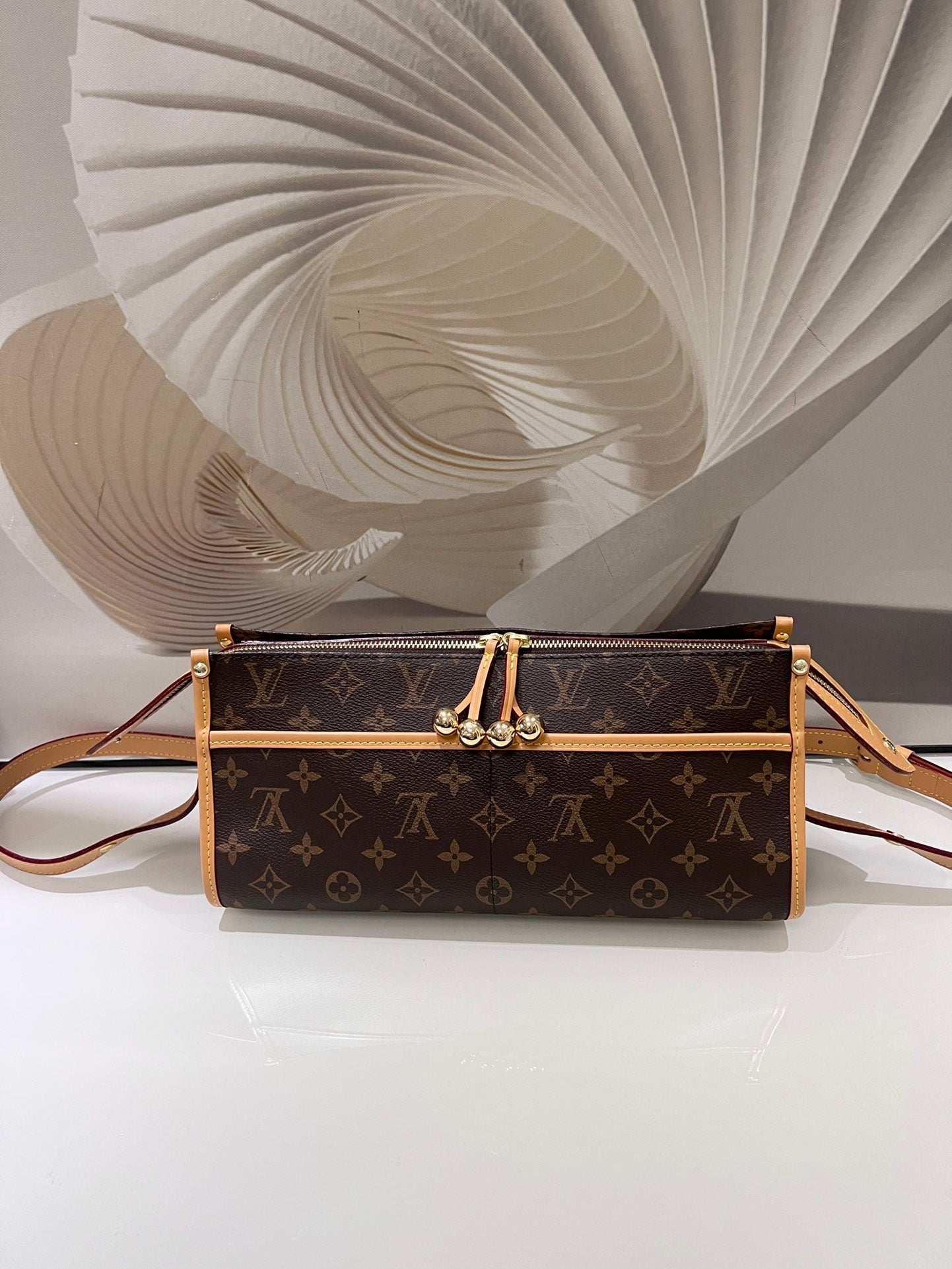 [TOP] Louis Vuitton LV L*V Monogram Popincourt Bag 30x14x12cm-Brown