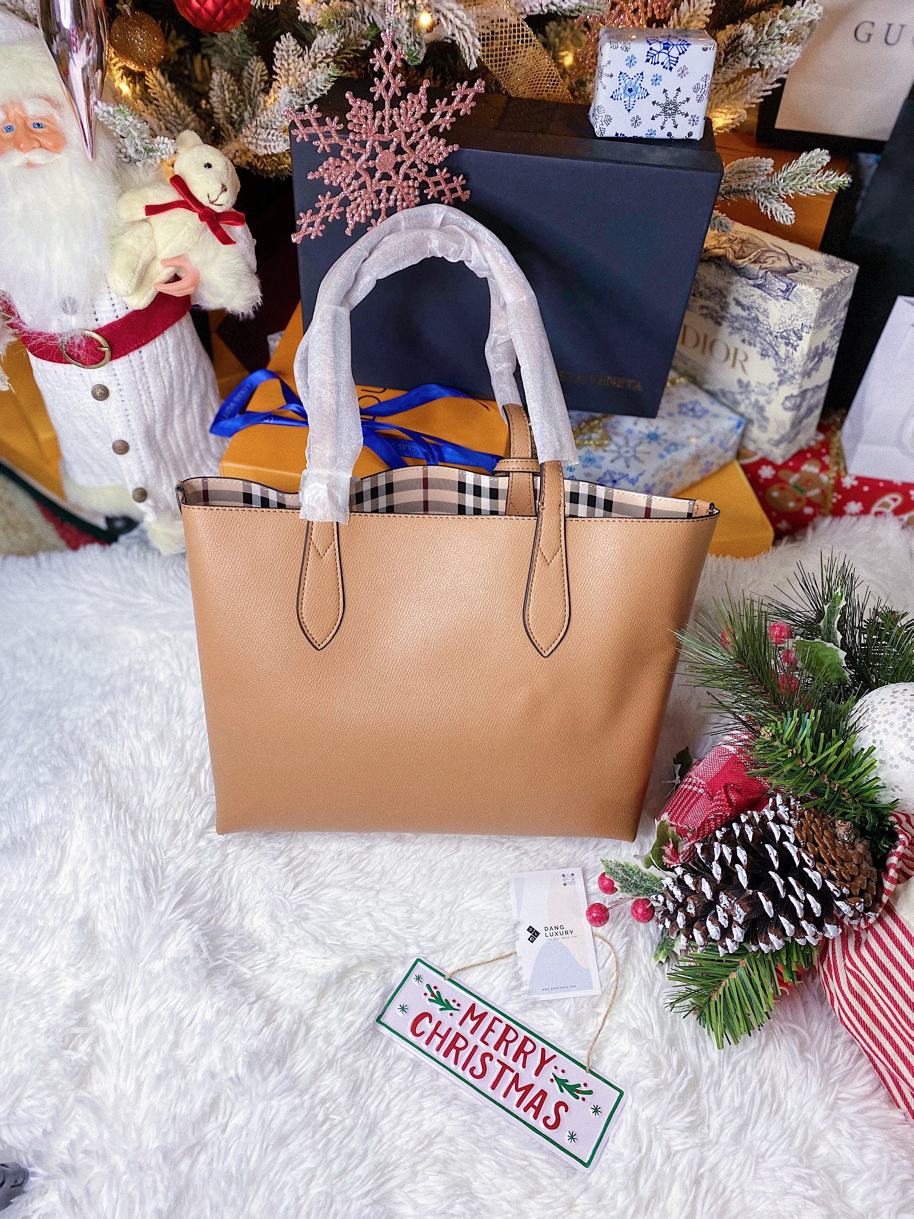 [TOP] BURBERRY Reversible Tote - Nude