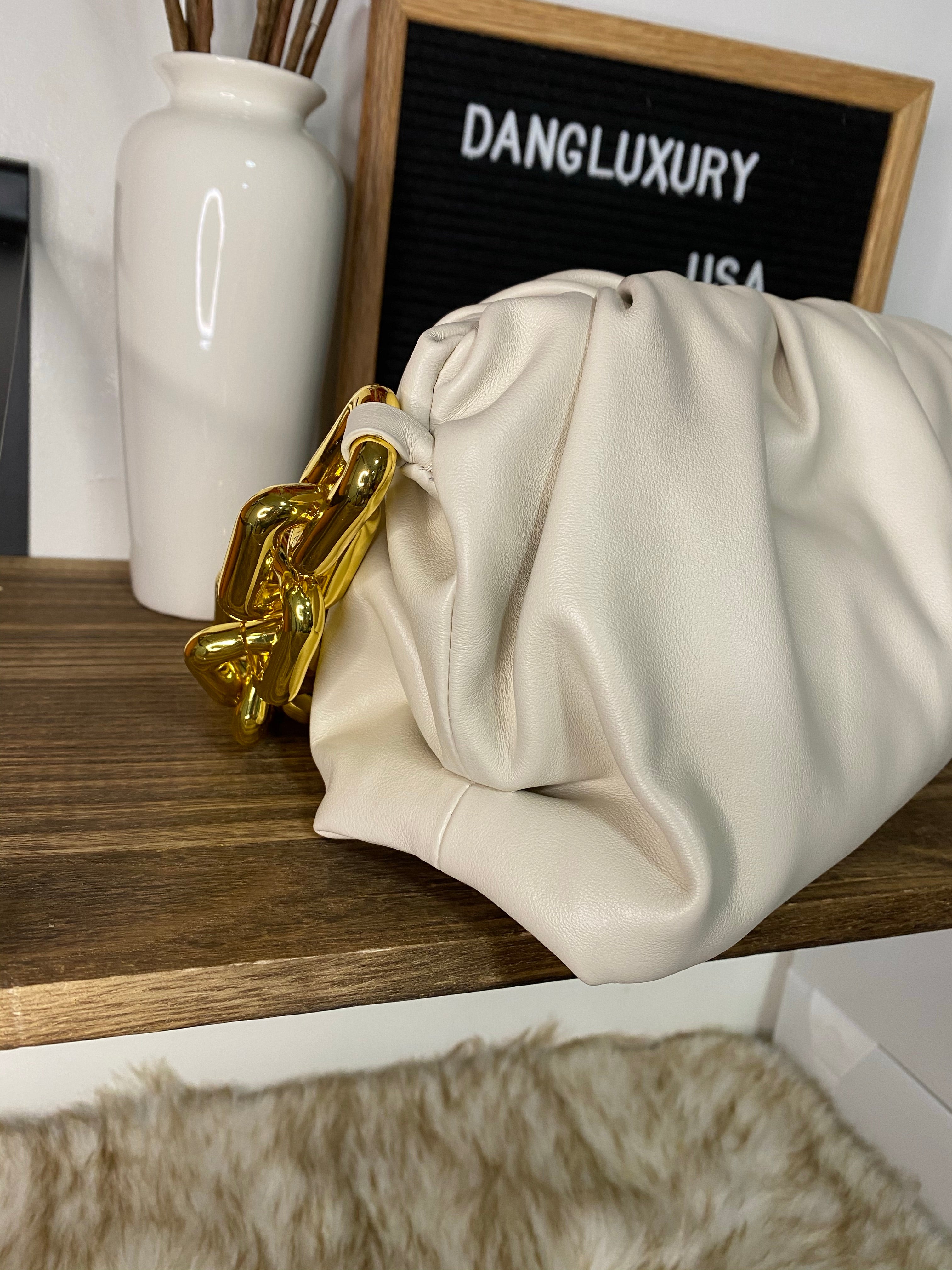 [TOP] Bottega Veneta BV  Chain Pouch  - Plaster