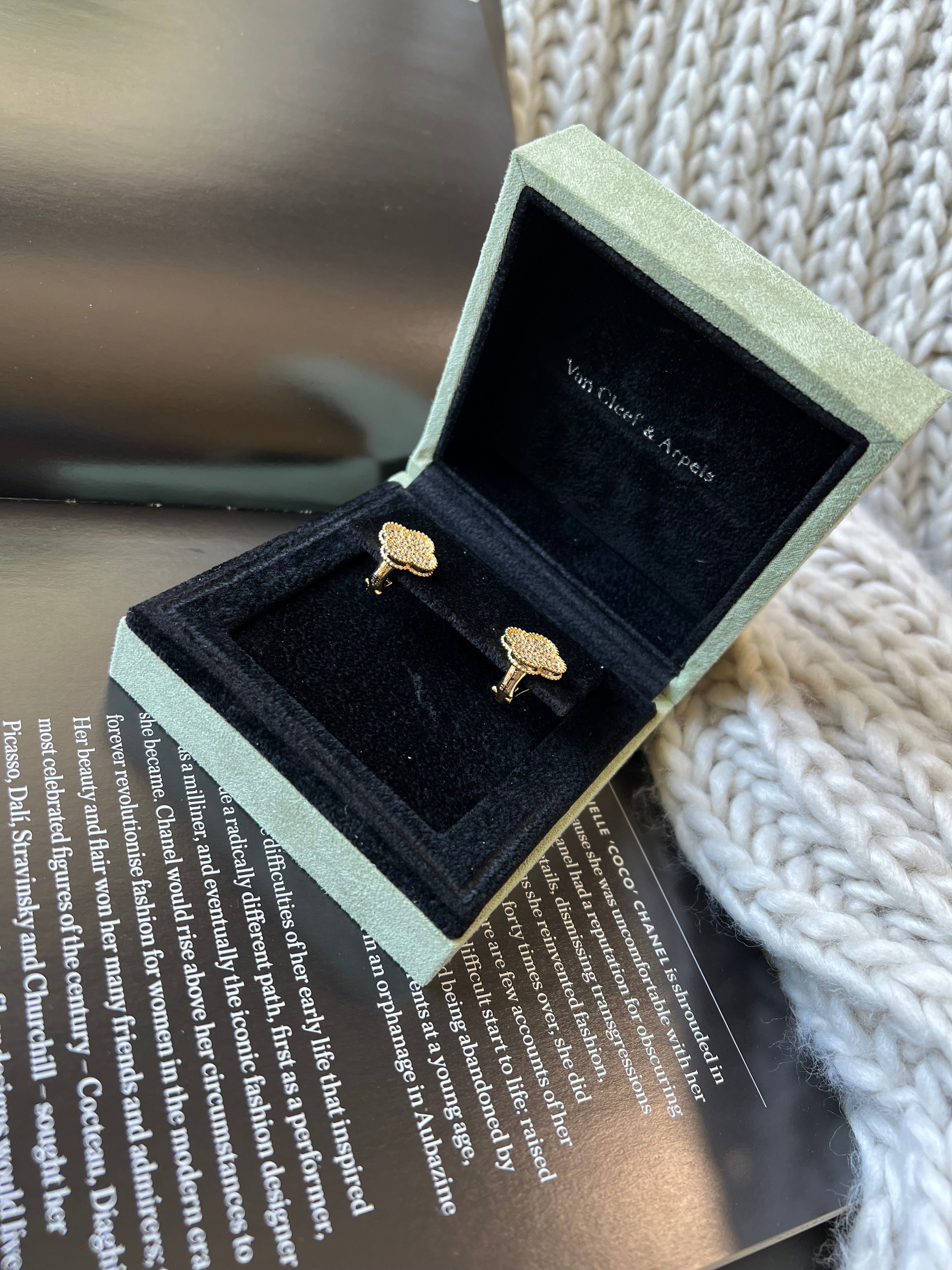 [TOP] Van Cleef & Arpels VCA Vintage Alhambra Single Motif Earrings - Gold