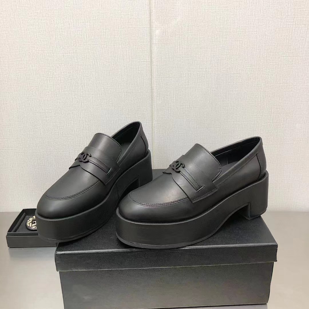 [TOP] CHANEL Leather Loafers Double C Logo - Black/Beige