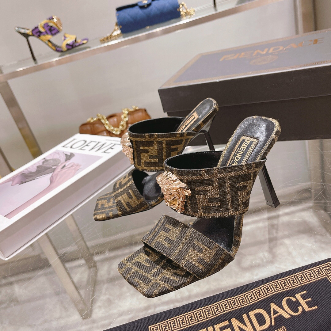 [TOP] FENDI & Versace High Heel