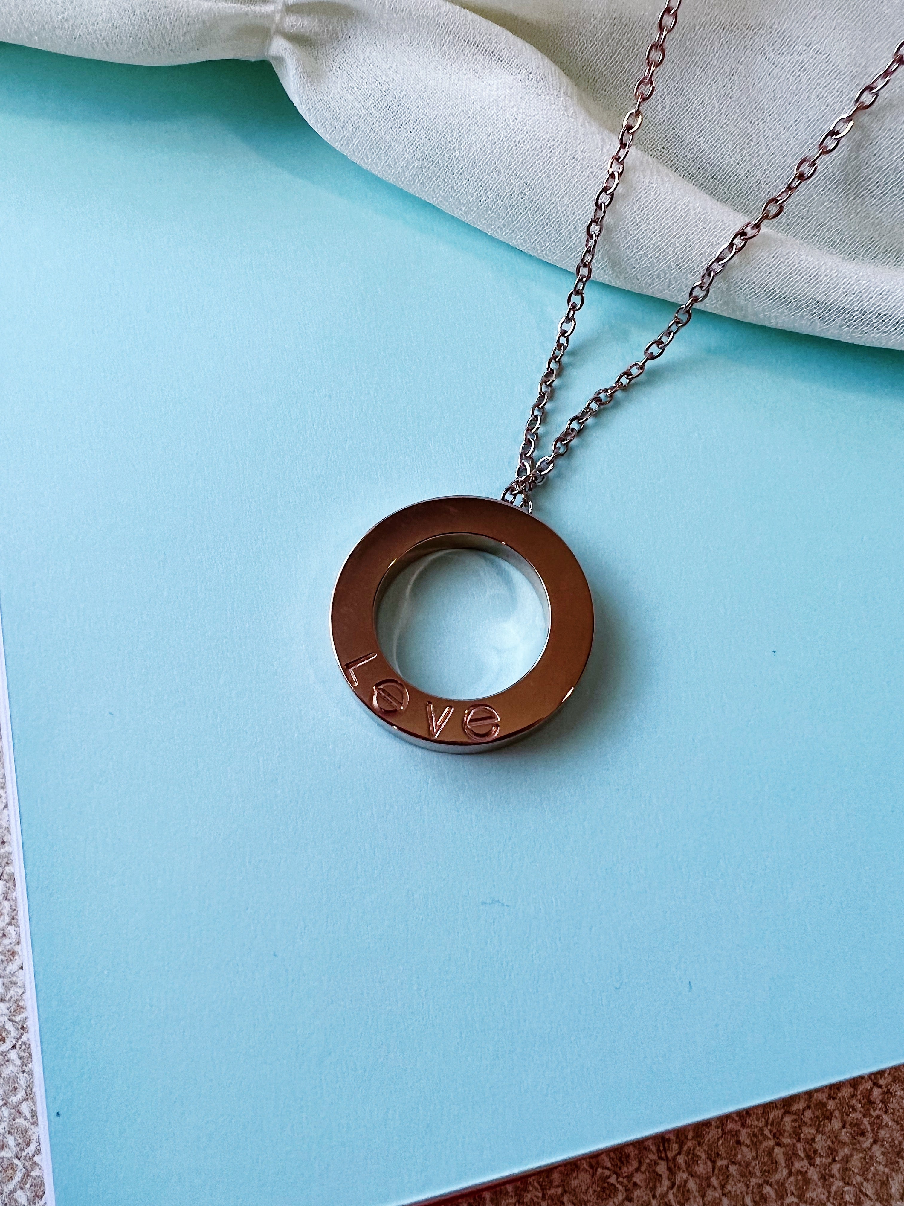 [TOP] Cartier Round Necklace w Stones