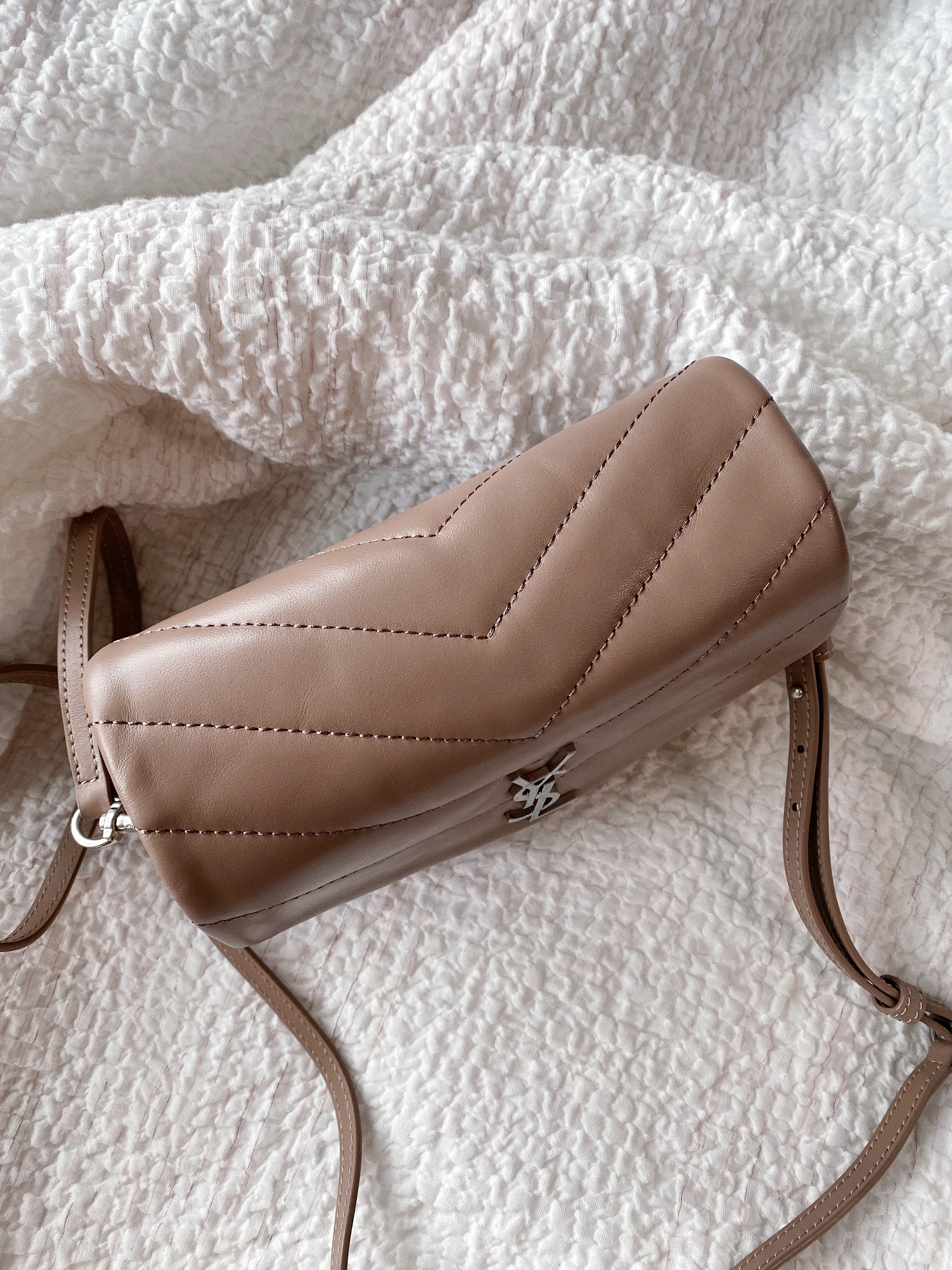 [TOP] Yves Saint Laurent YSL Loulou Toy Bag - Taupe