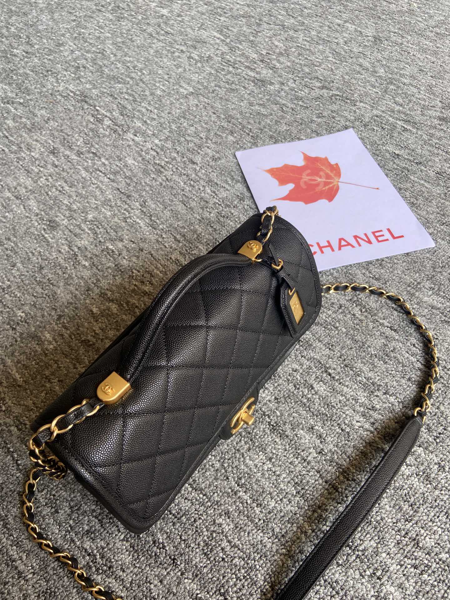 [TOP] CHANEL 22k Flap Bag 17x20.5x6cm/25x21.5x7cm - GHW - Black