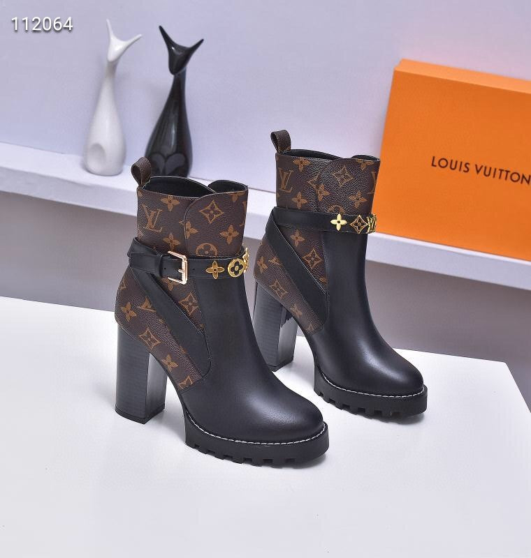 [TOP] Louis Vuitton LV £V Ankle Boots Monogram Metal Charm - Black